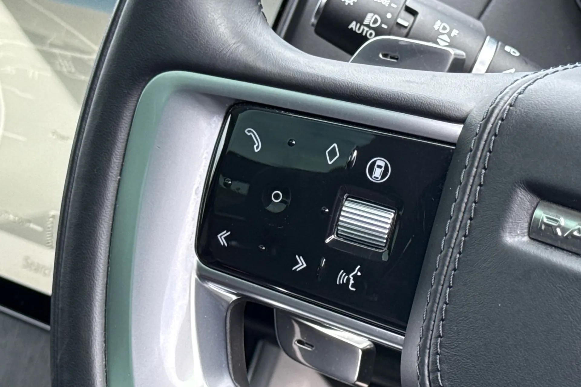 LAND ROVER RANGE ROVER thumbnail image number 62
