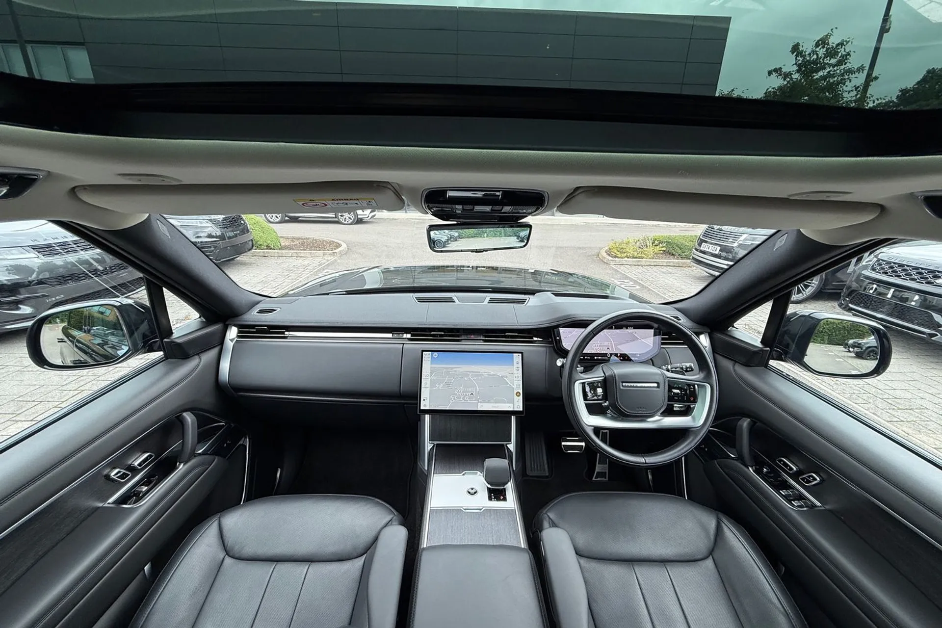 LAND ROVER RANGE ROVER thumbnail image number 3