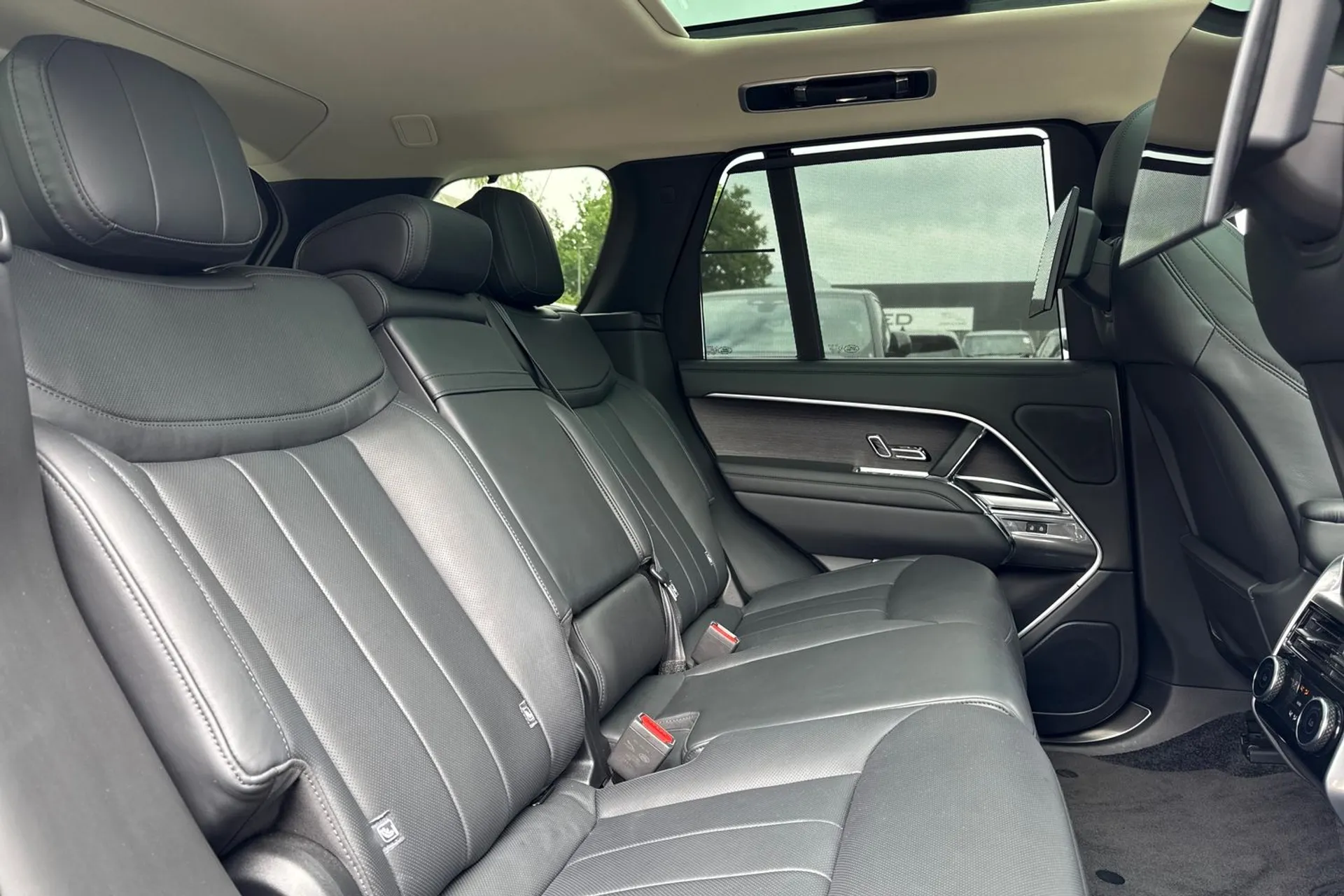 LAND ROVER RANGE ROVER thumbnail image number 51
