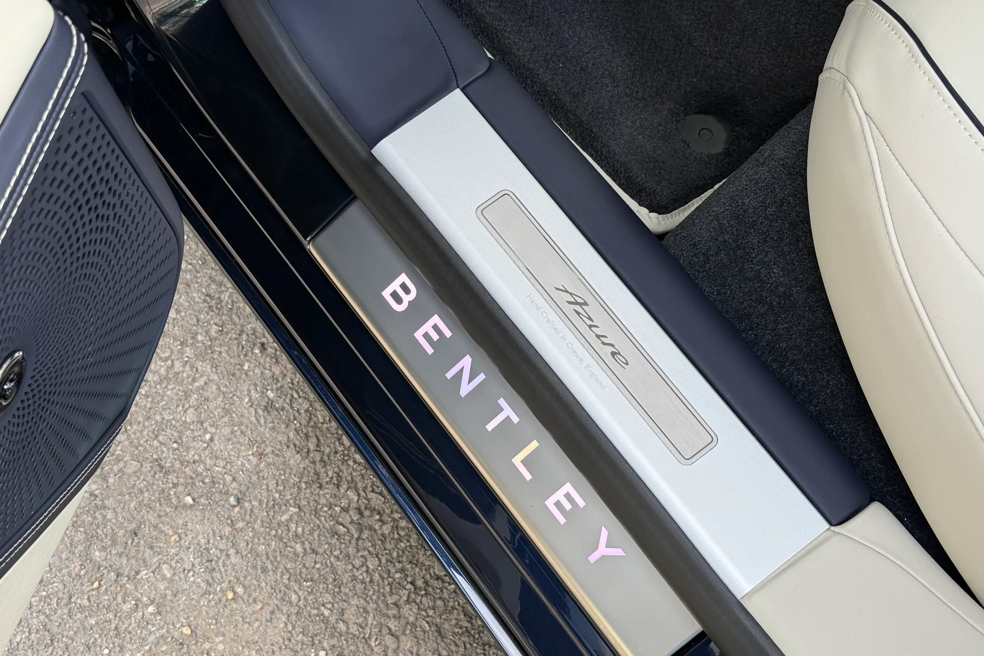 Bentley FLYING SPUR thumbnail image number 22