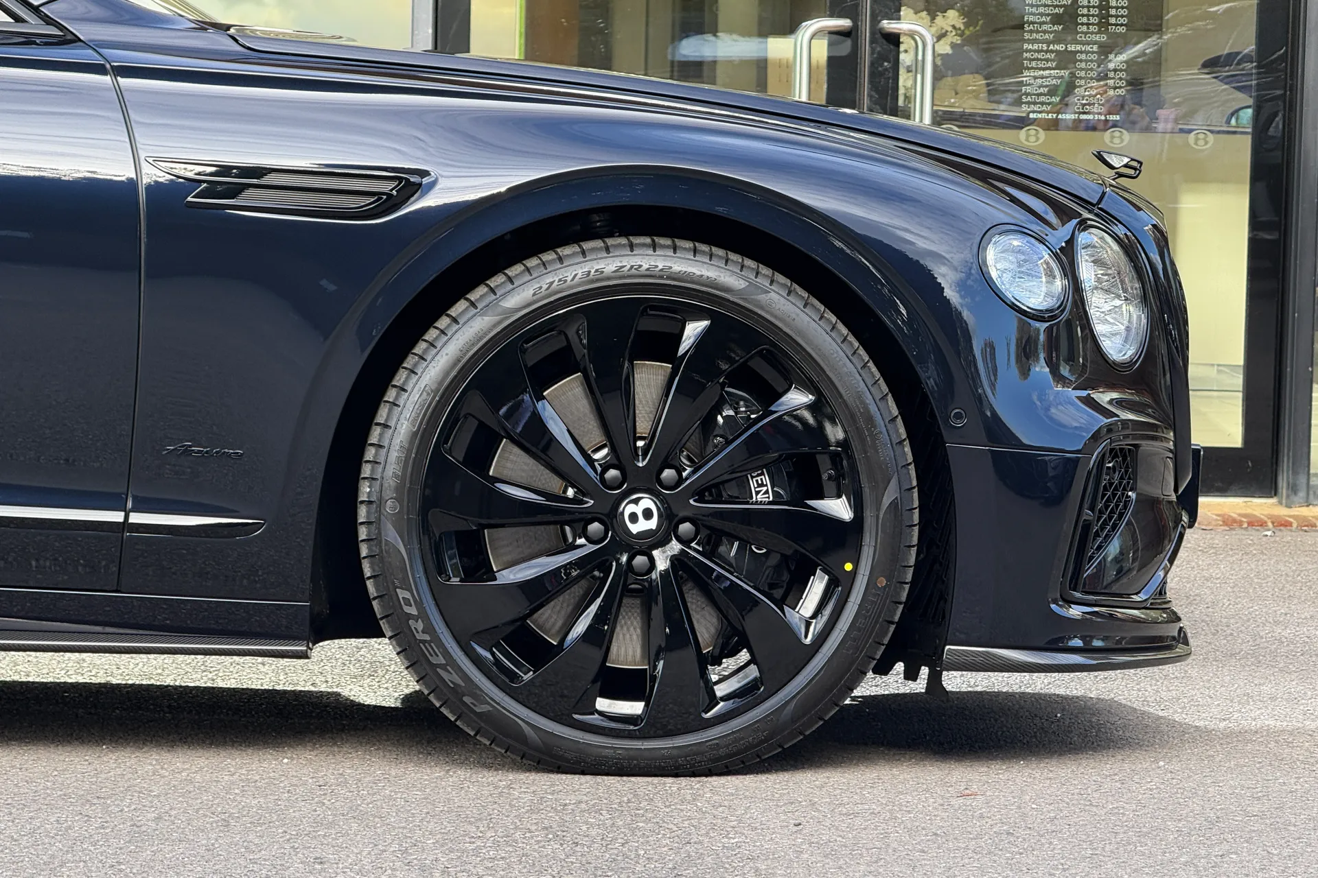 Bentley FLYING SPUR thumbnail image number 9