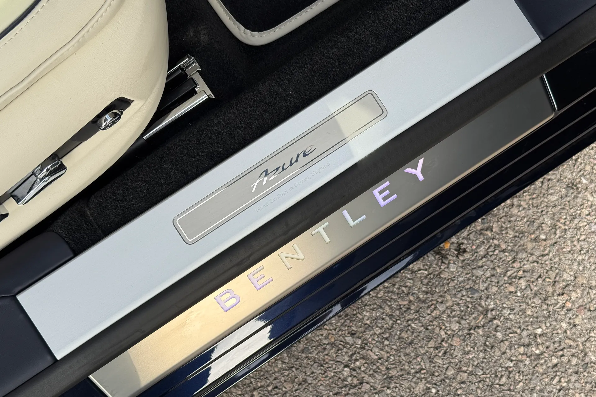 Bentley FLYING SPUR thumbnail image number 14