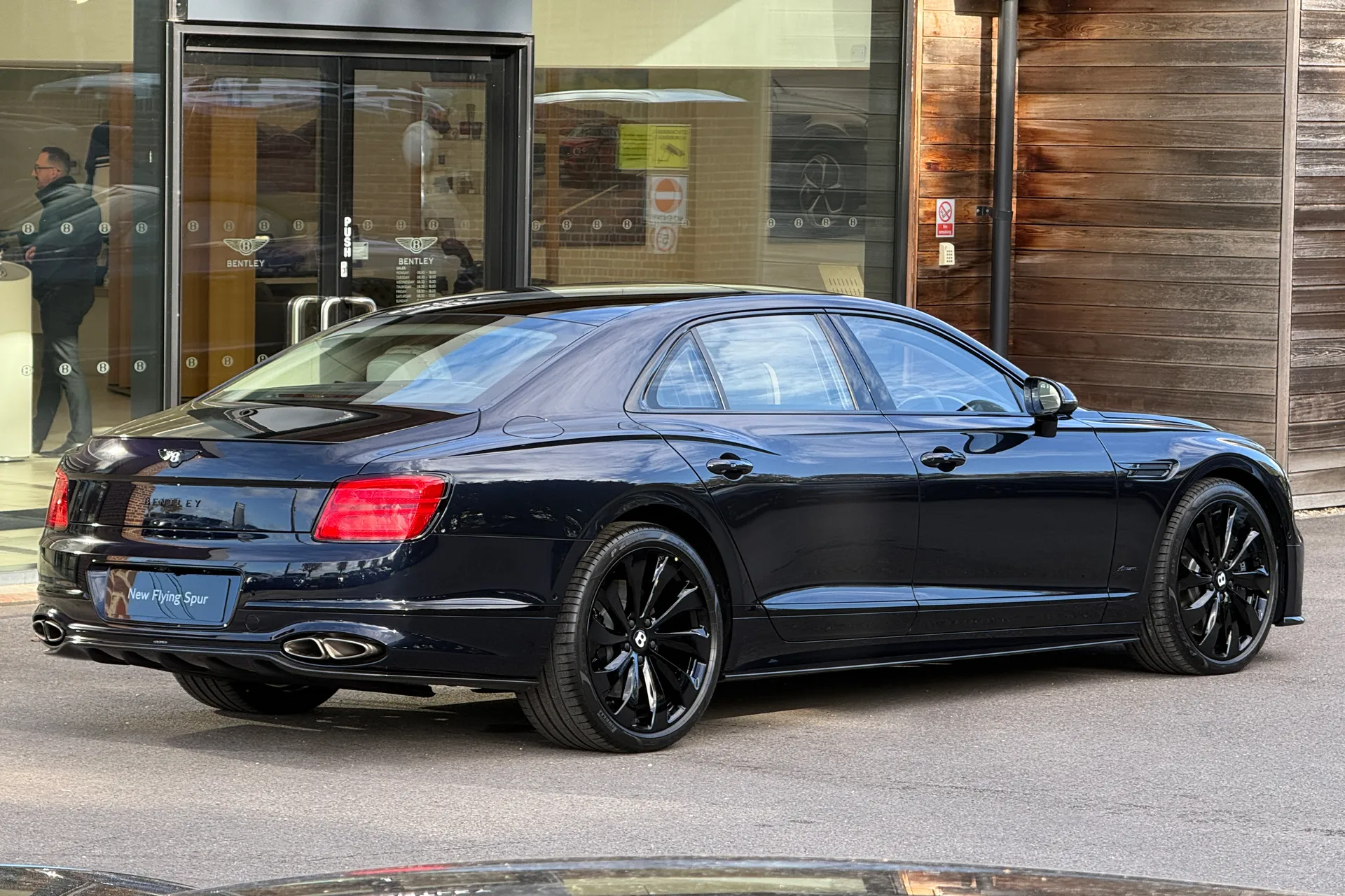 Bentley FLYING SPUR thumbnail image number 3