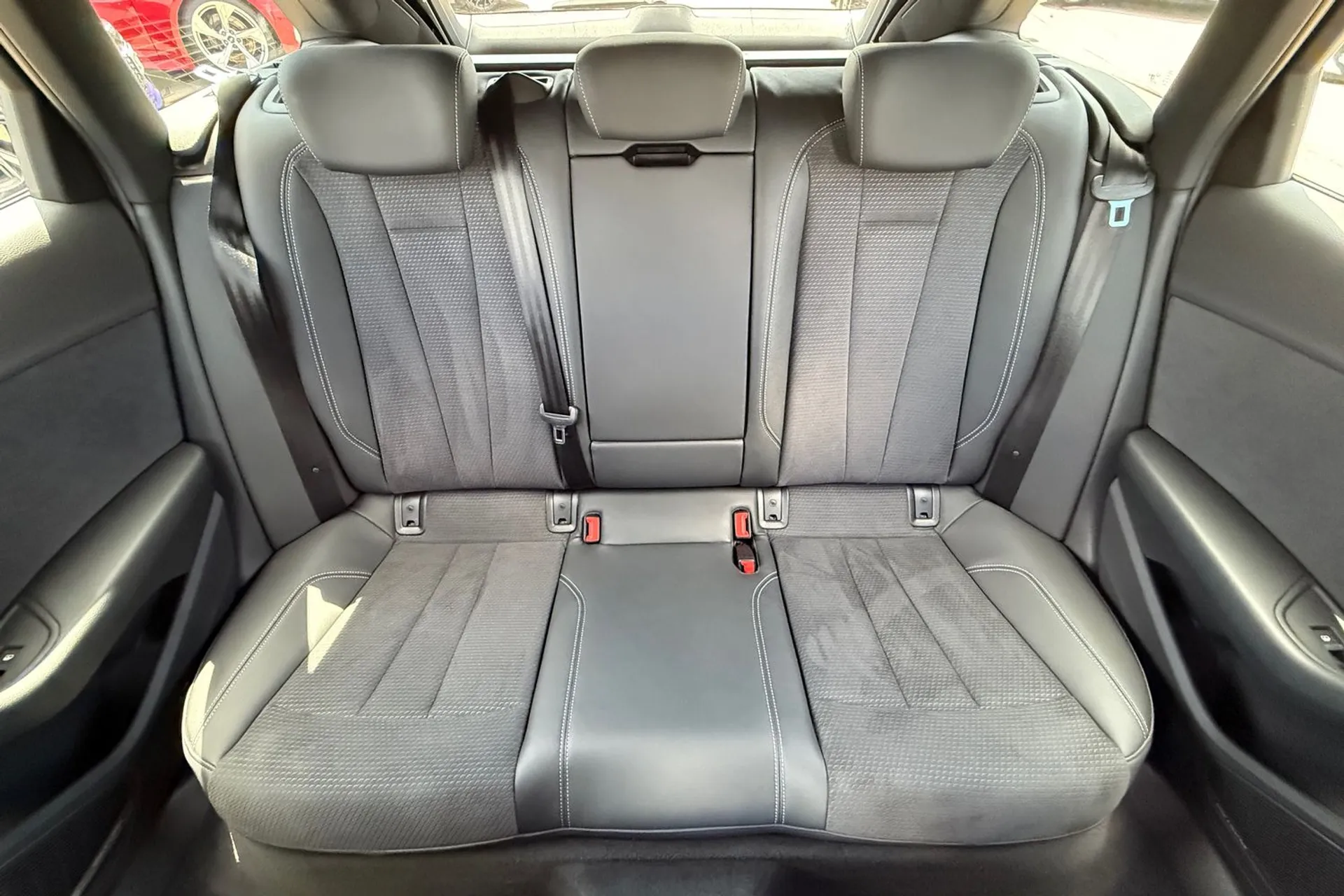 Audi A4 thumbnail image number 4