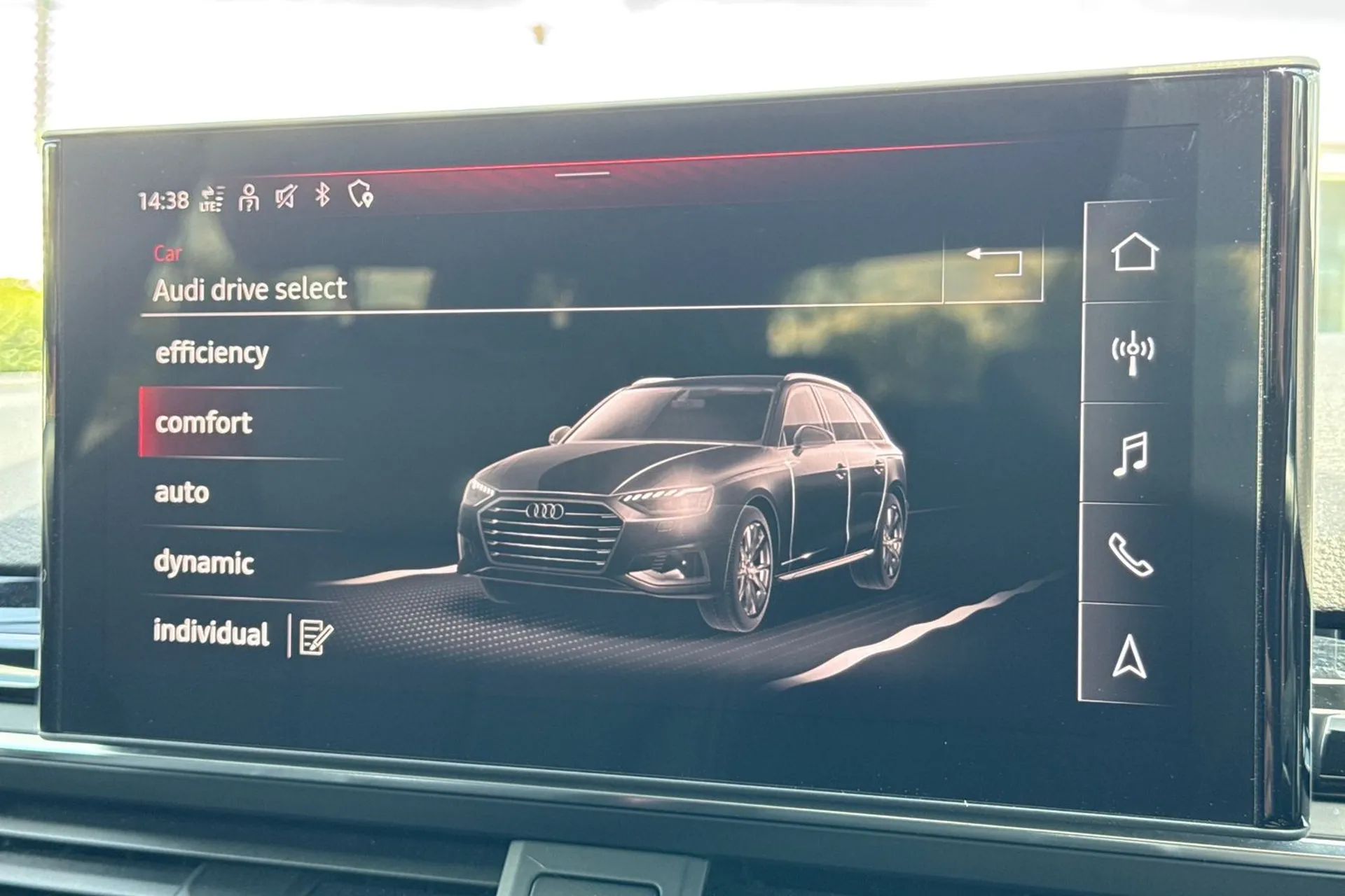 Audi A4 thumbnail image number 13