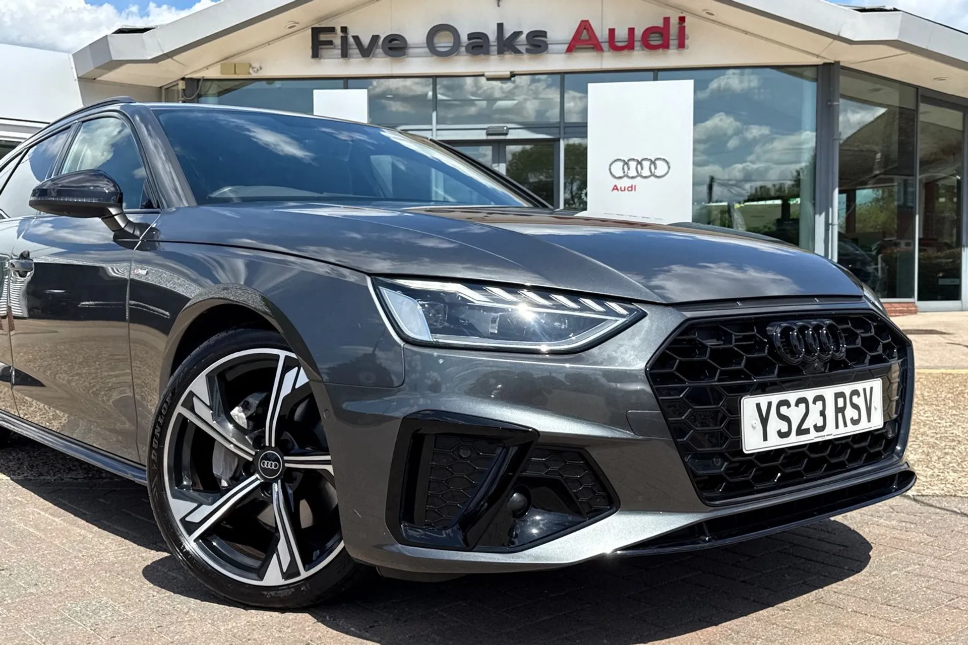 Audi A4 thumbnail image number 25