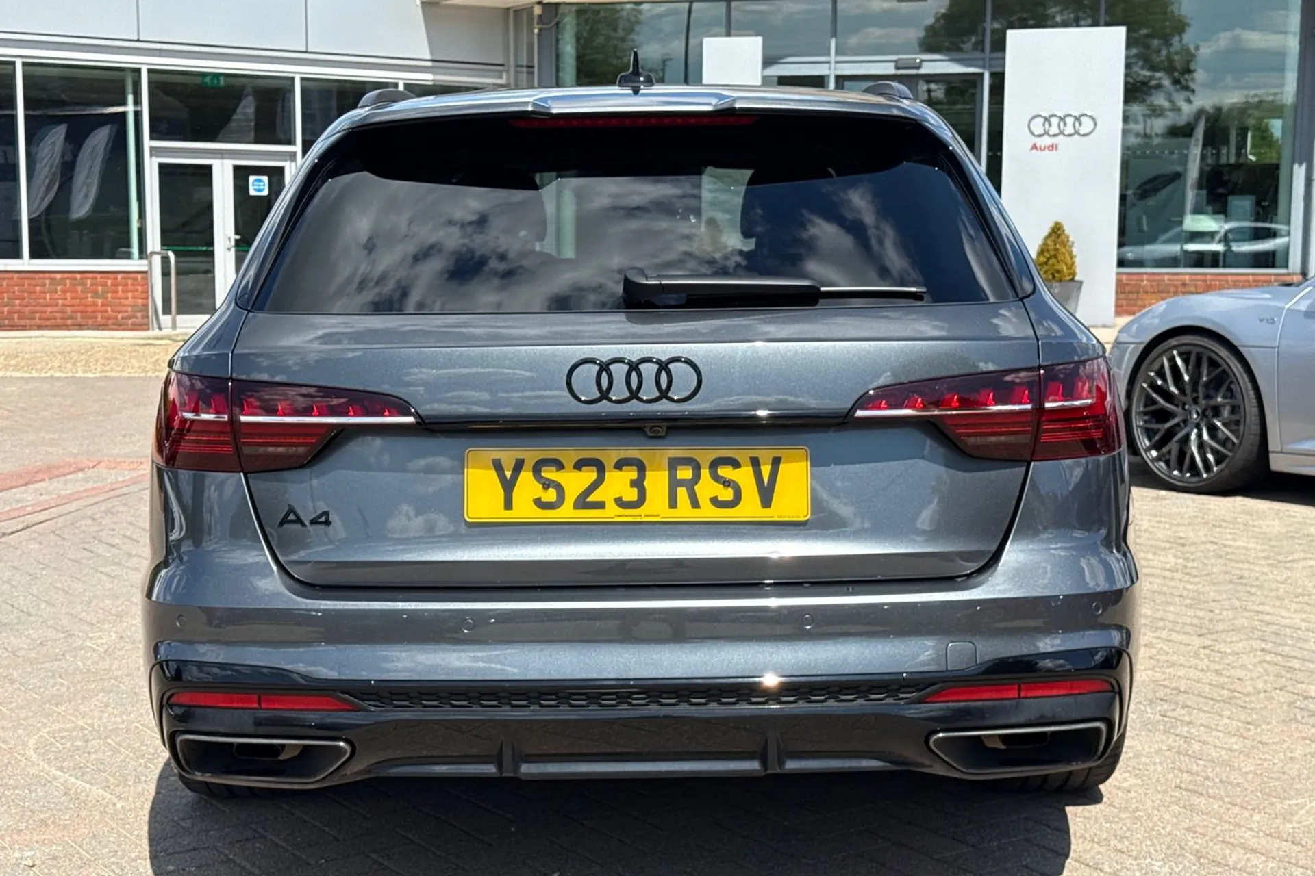 Audi A4 thumbnail image number 6