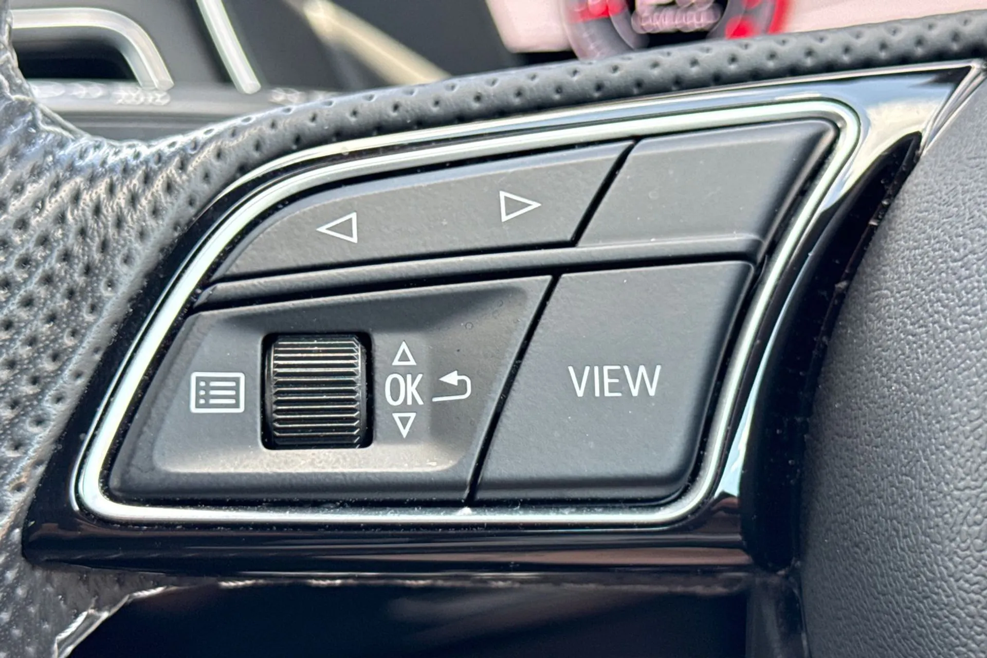 Audi A4 thumbnail image number 22