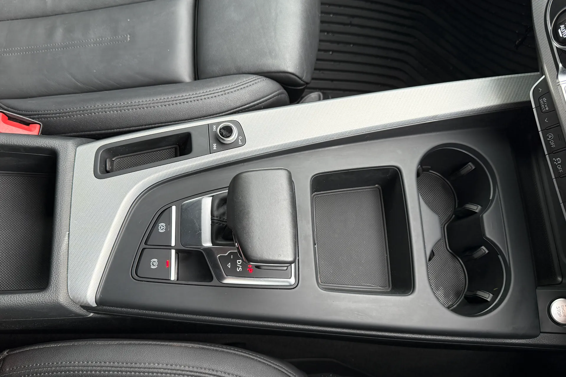 Audi A4 allroad thumbnail image number 17