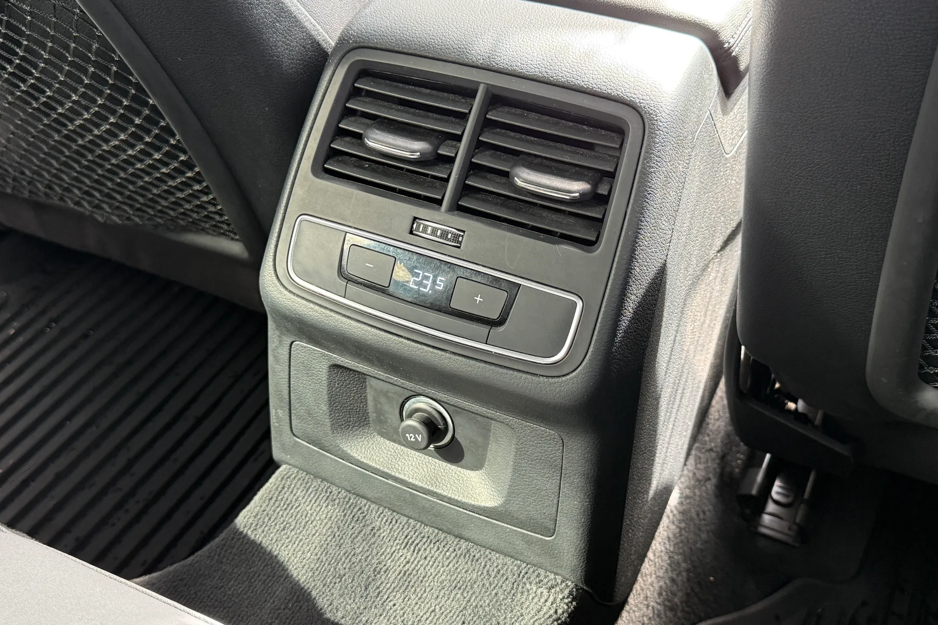 Audi A4 allroad thumbnail image number 35