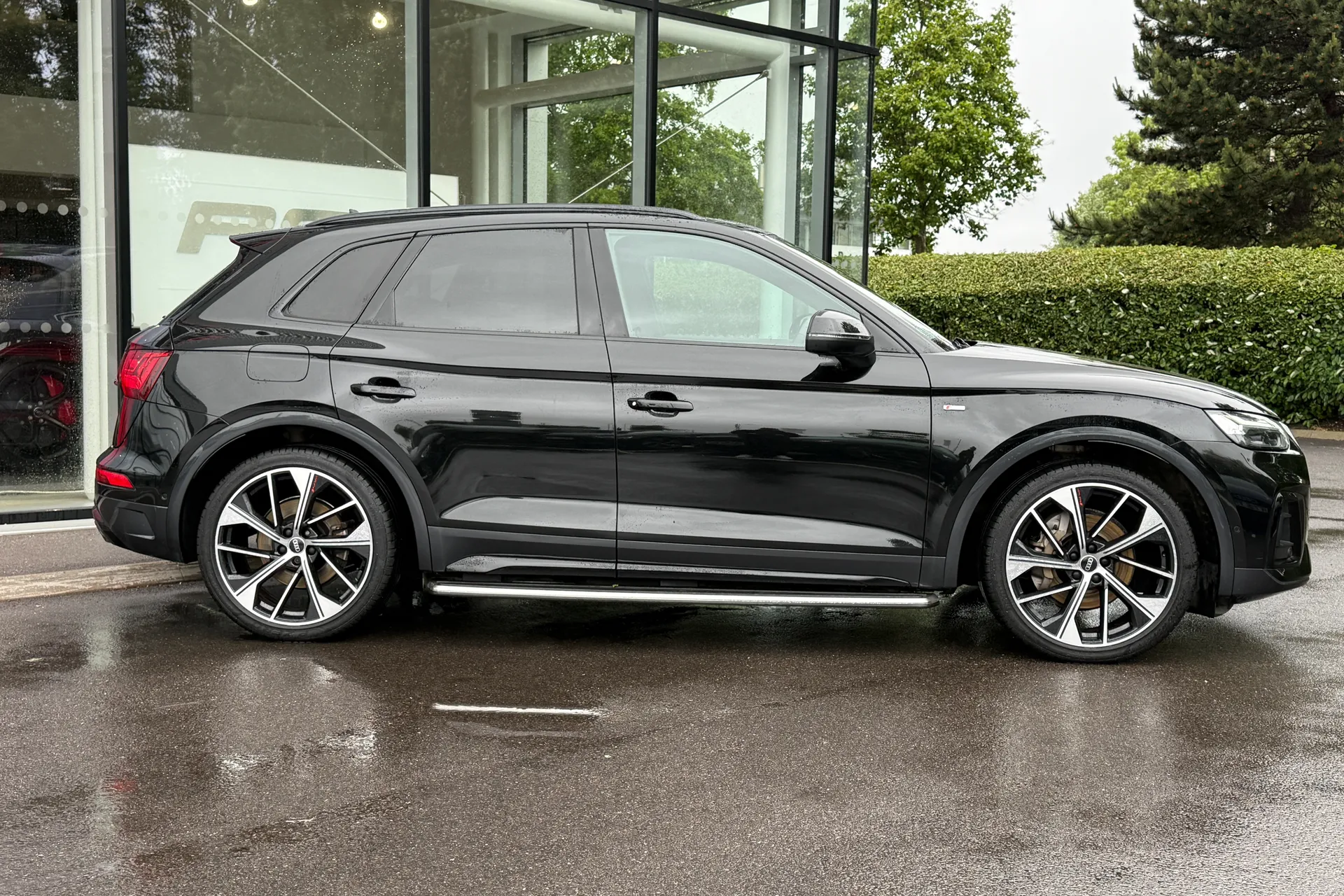 Audi Q5 thumbnail image number 2