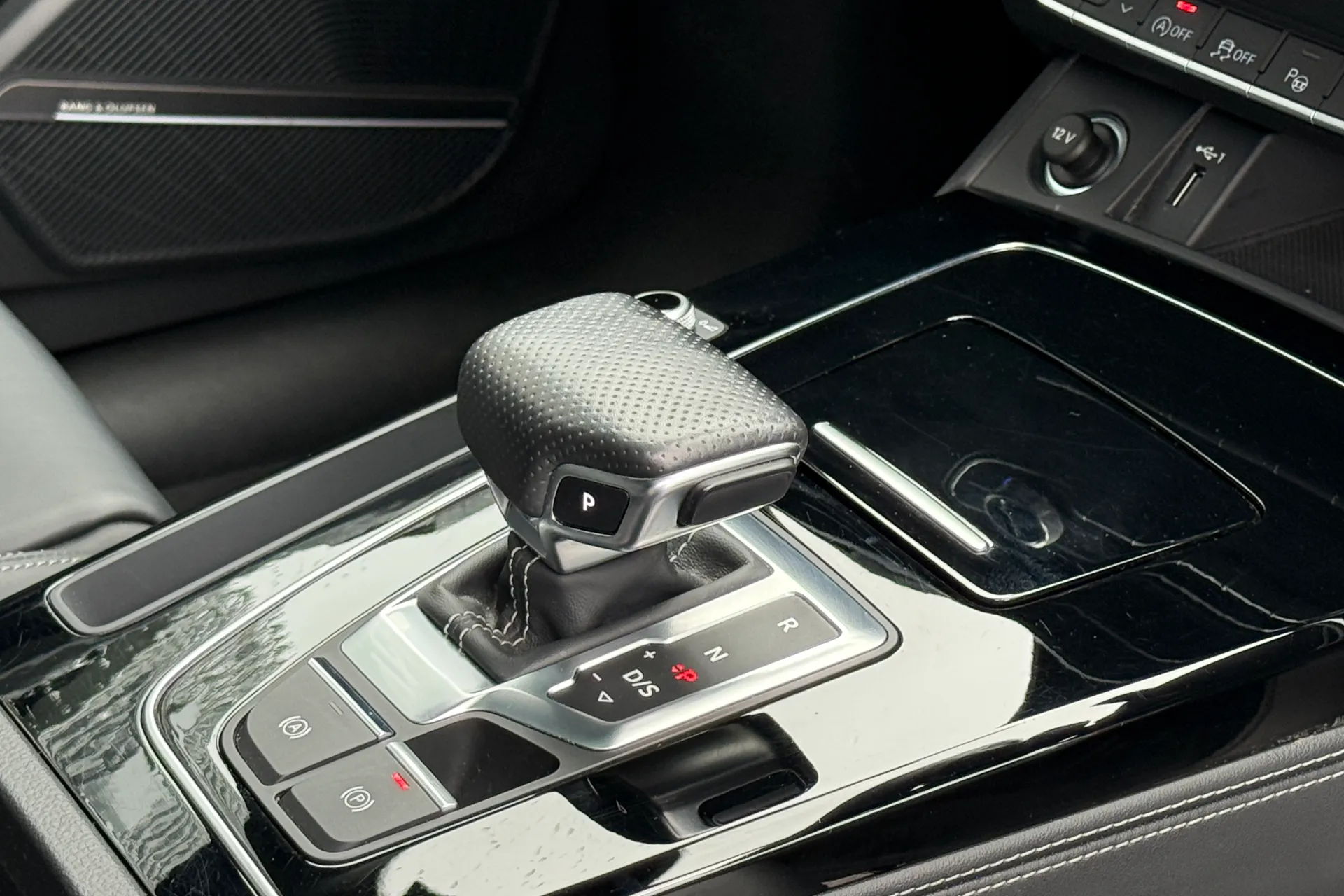 Audi Q5 thumbnail image number 15
