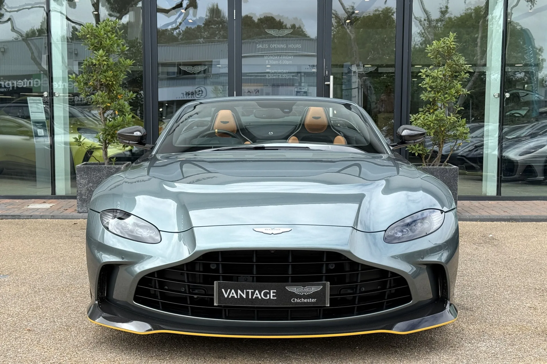 Aston Martin VANTAGE V12 ROADSTER AUTO thumbnail image number 59