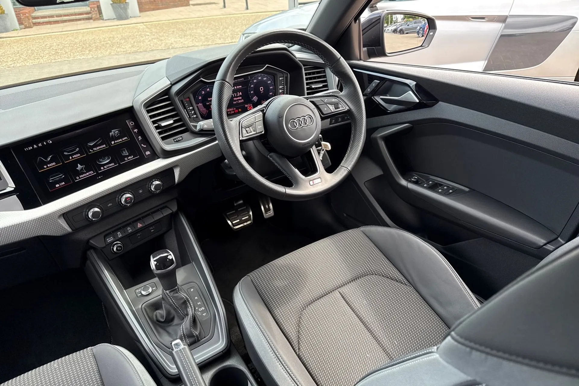 Audi A1 thumbnail image number 36