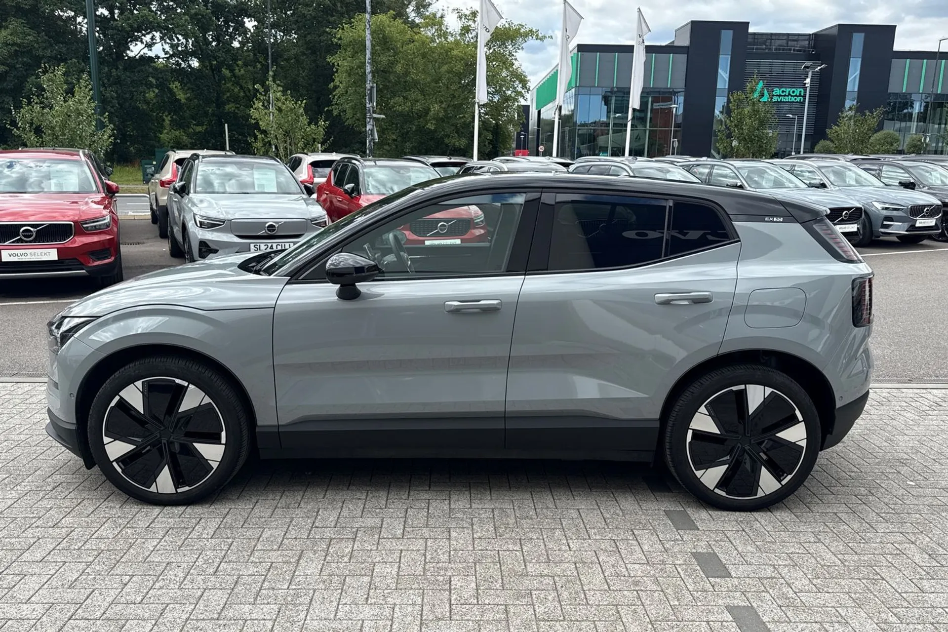 Volvo EX30 thumbnail image number 10