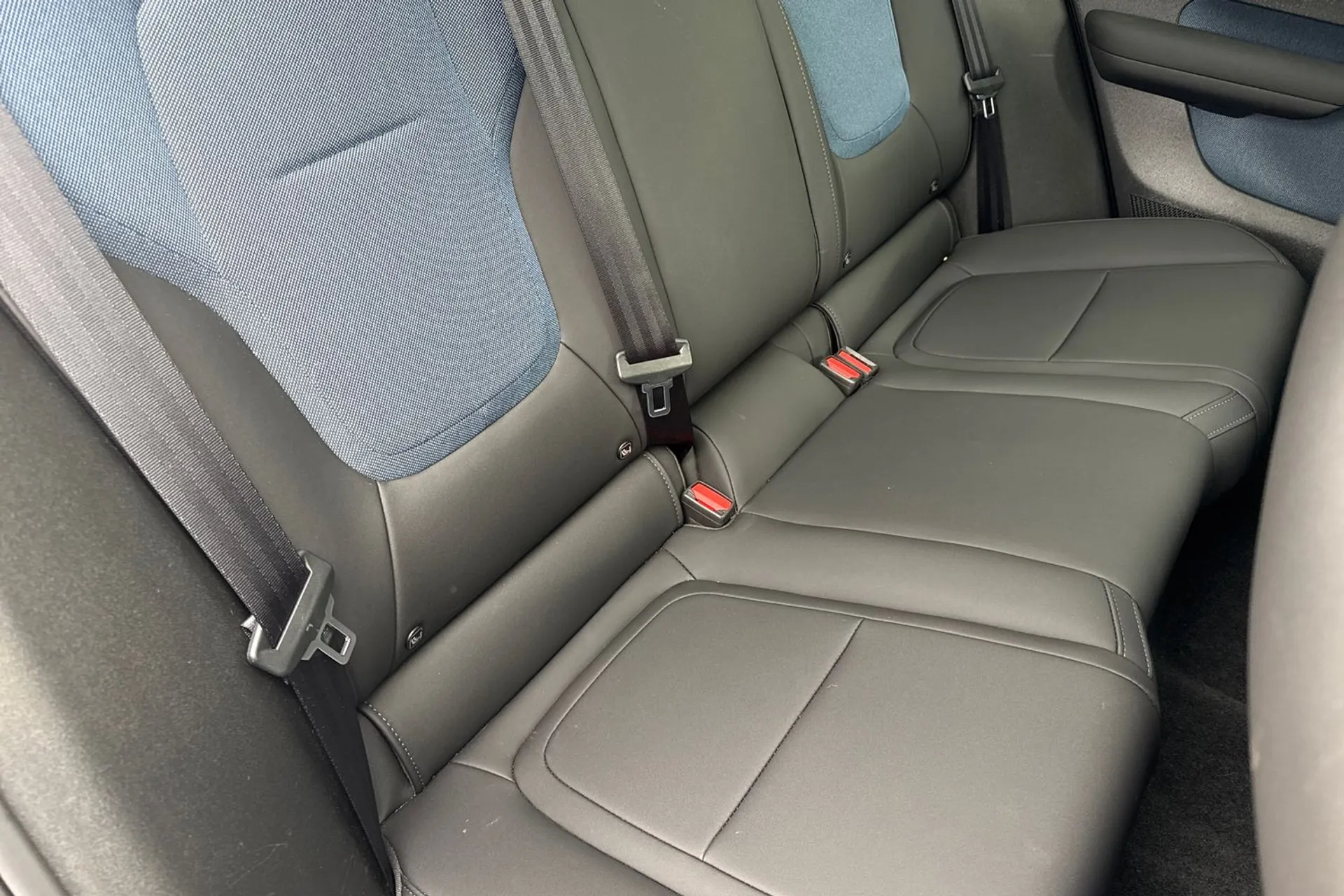 Volvo EX30 thumbnail image number 24