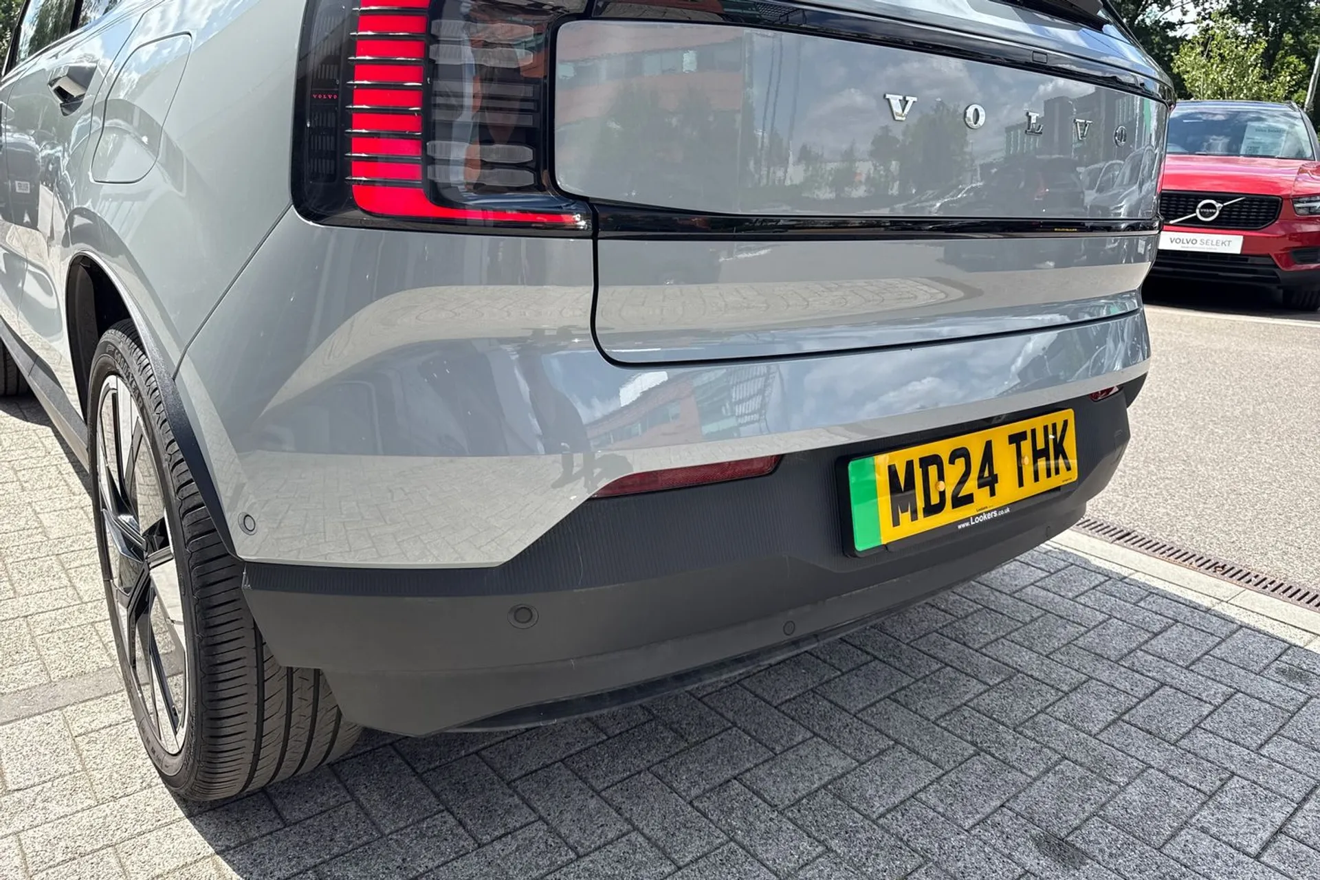 Volvo EX30 thumbnail image number 16