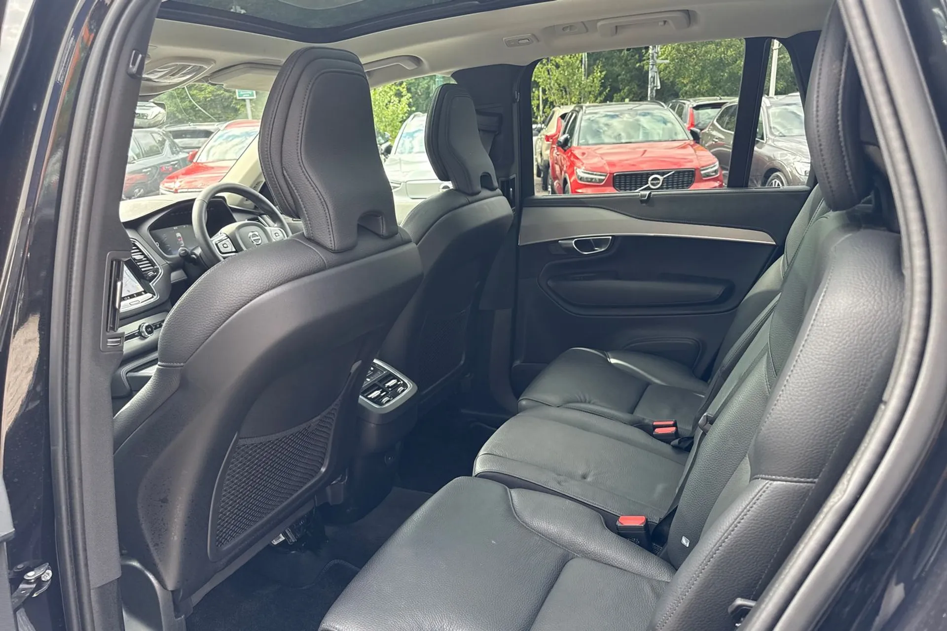 Volvo XC90 thumbnail image number 31