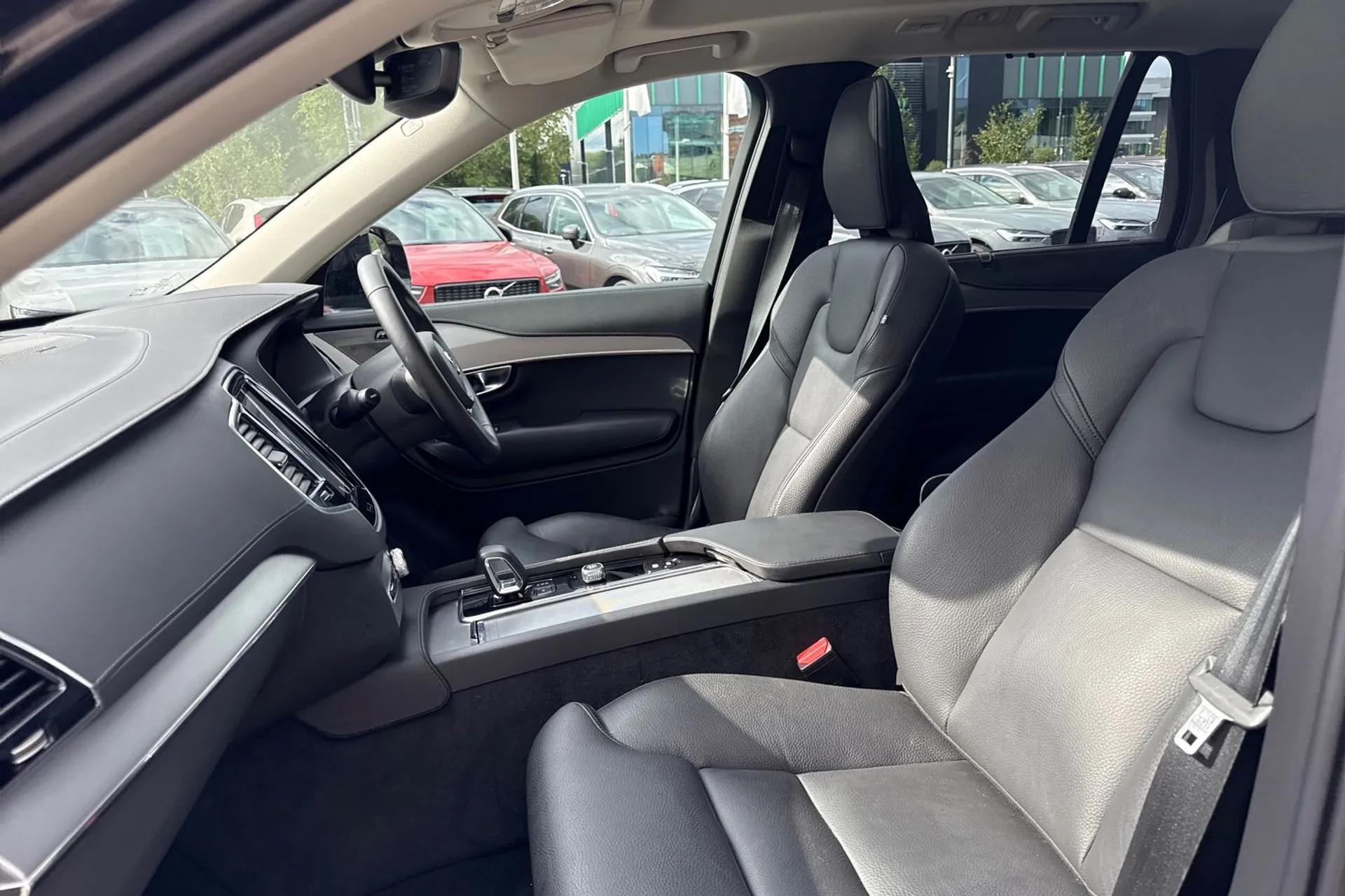 Volvo XC90 thumbnail image number 28