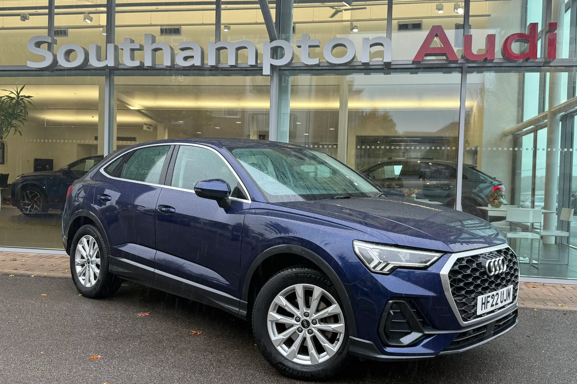 Audi Q3 thumbnail image number 32