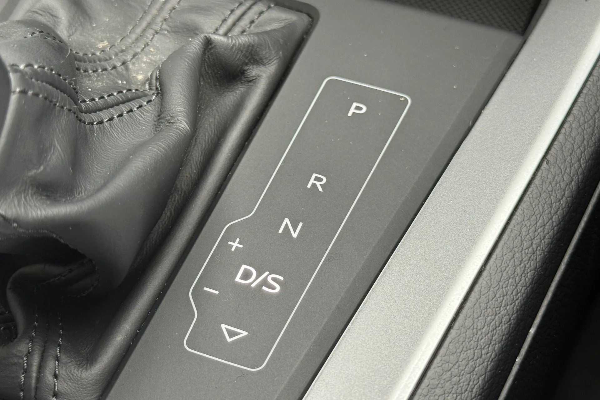 Audi Q3 thumbnail image number 52