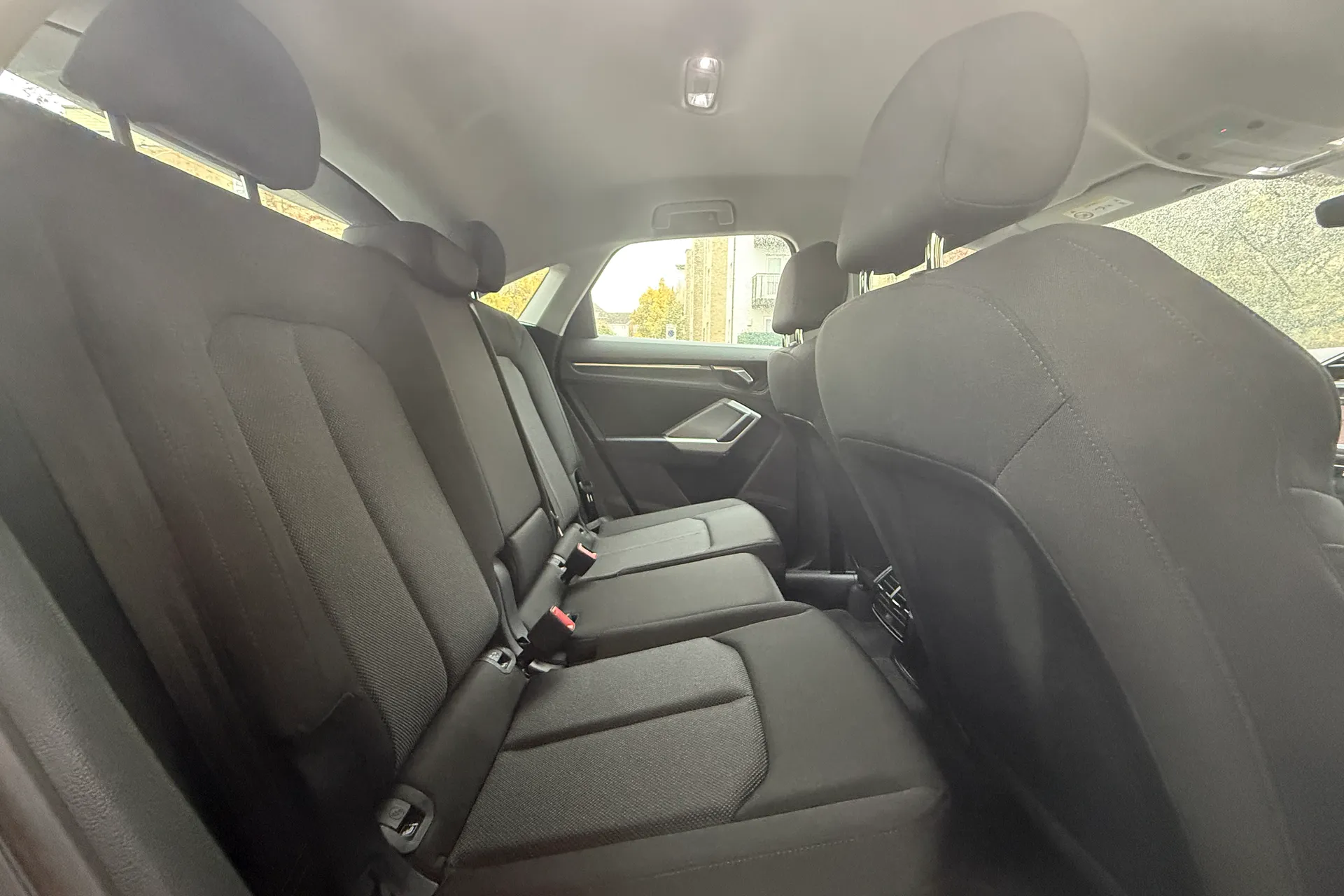 Audi Q3 thumbnail image number 11