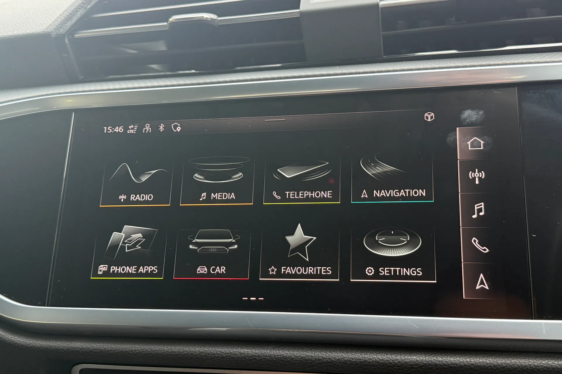 Audi Q3 thumbnail image number 45