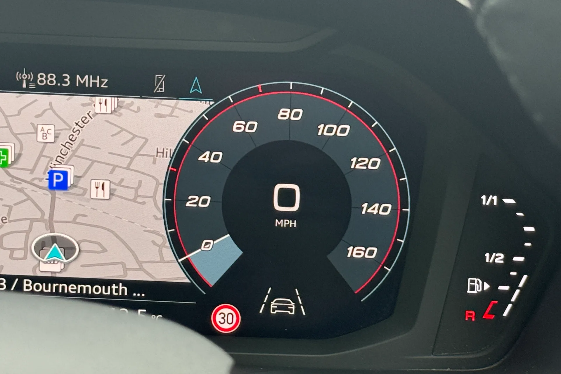 Audi Q3 thumbnail image number 41