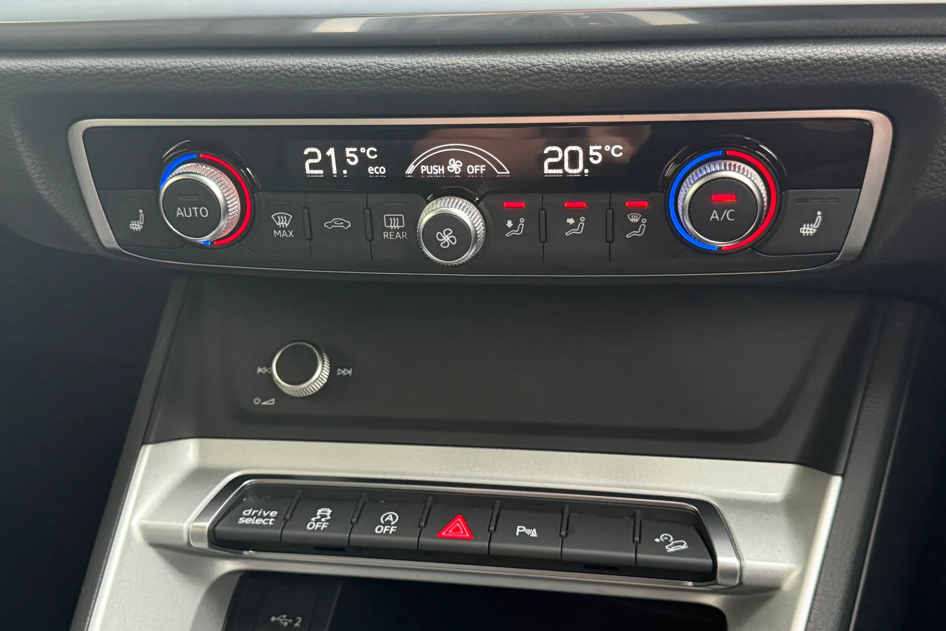 Audi Q3 thumbnail image number 47