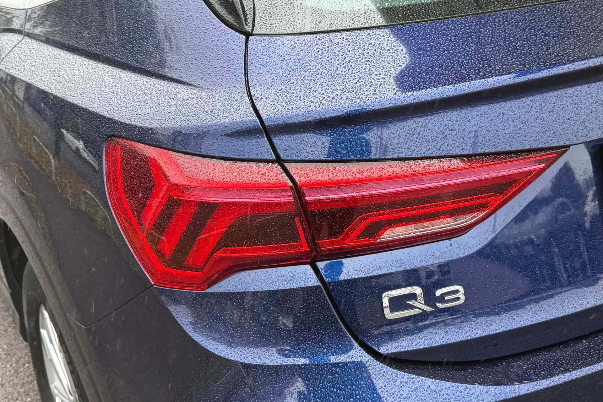 Audi Q3 thumbnail image number 17