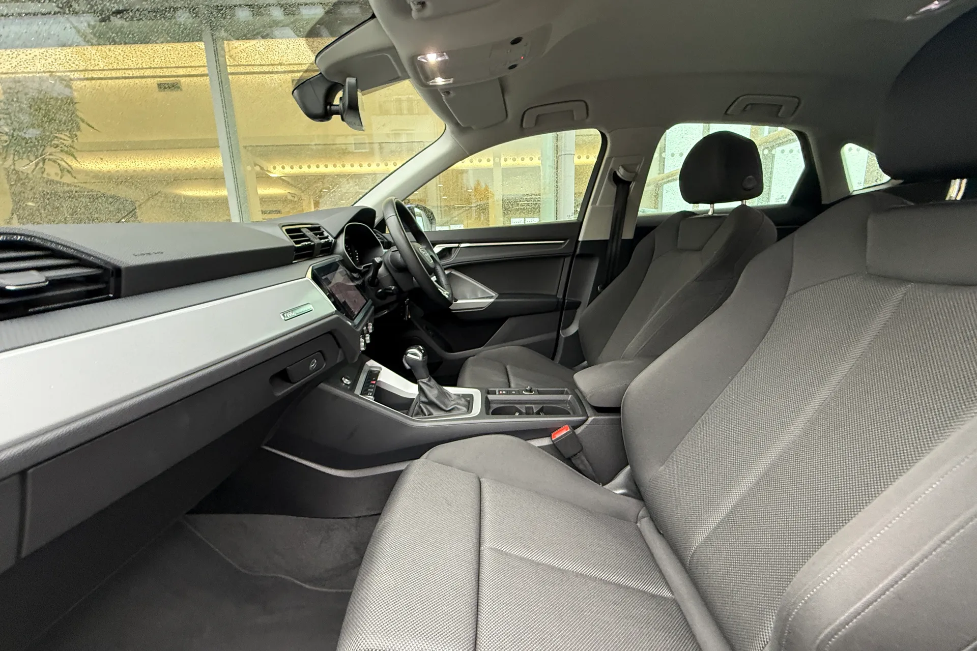 Audi Q3 thumbnail image number 23