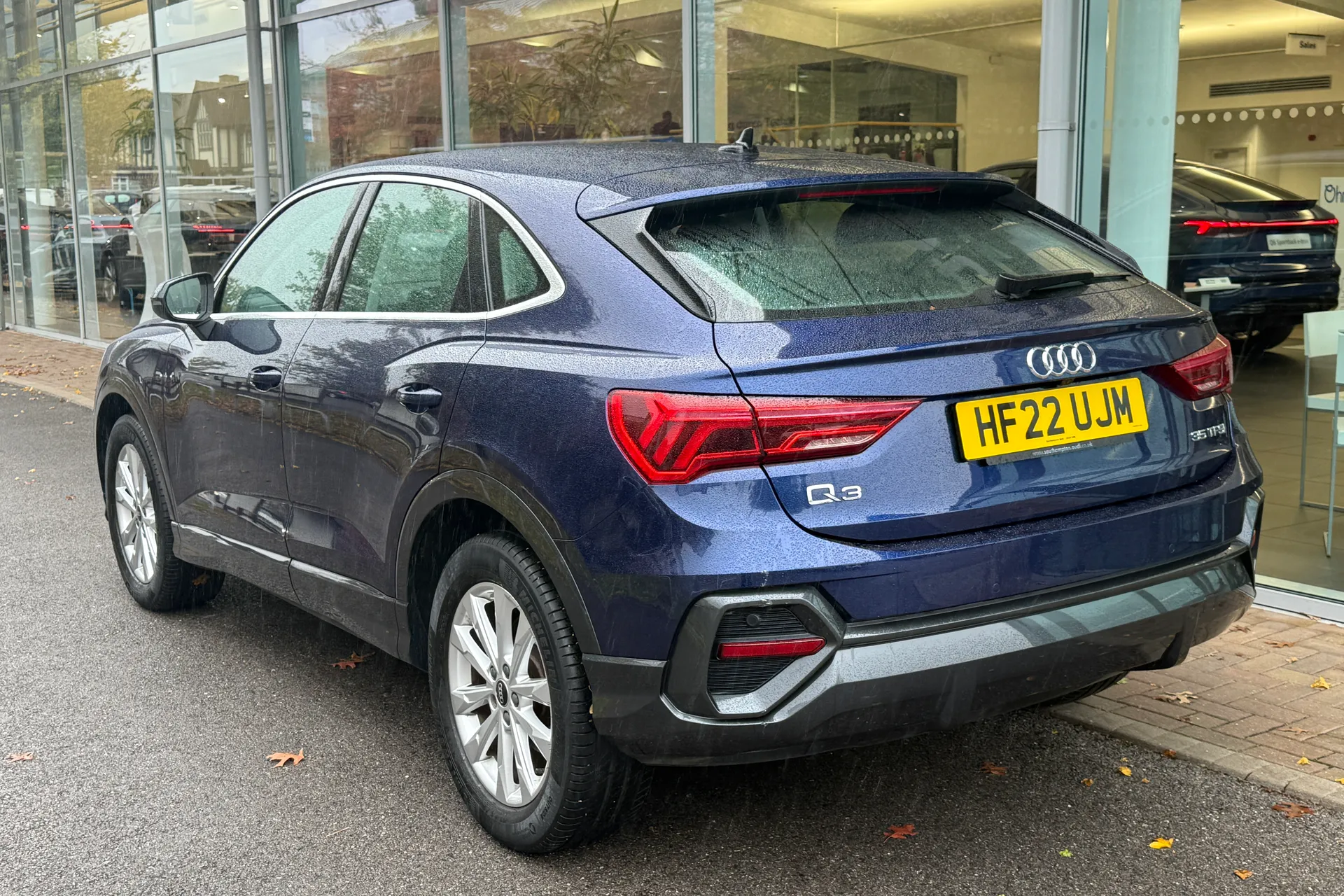 Audi Q3 thumbnail image number 6