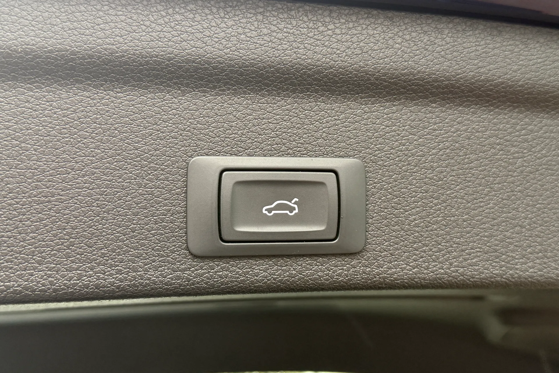 Audi Q3 thumbnail image number 19