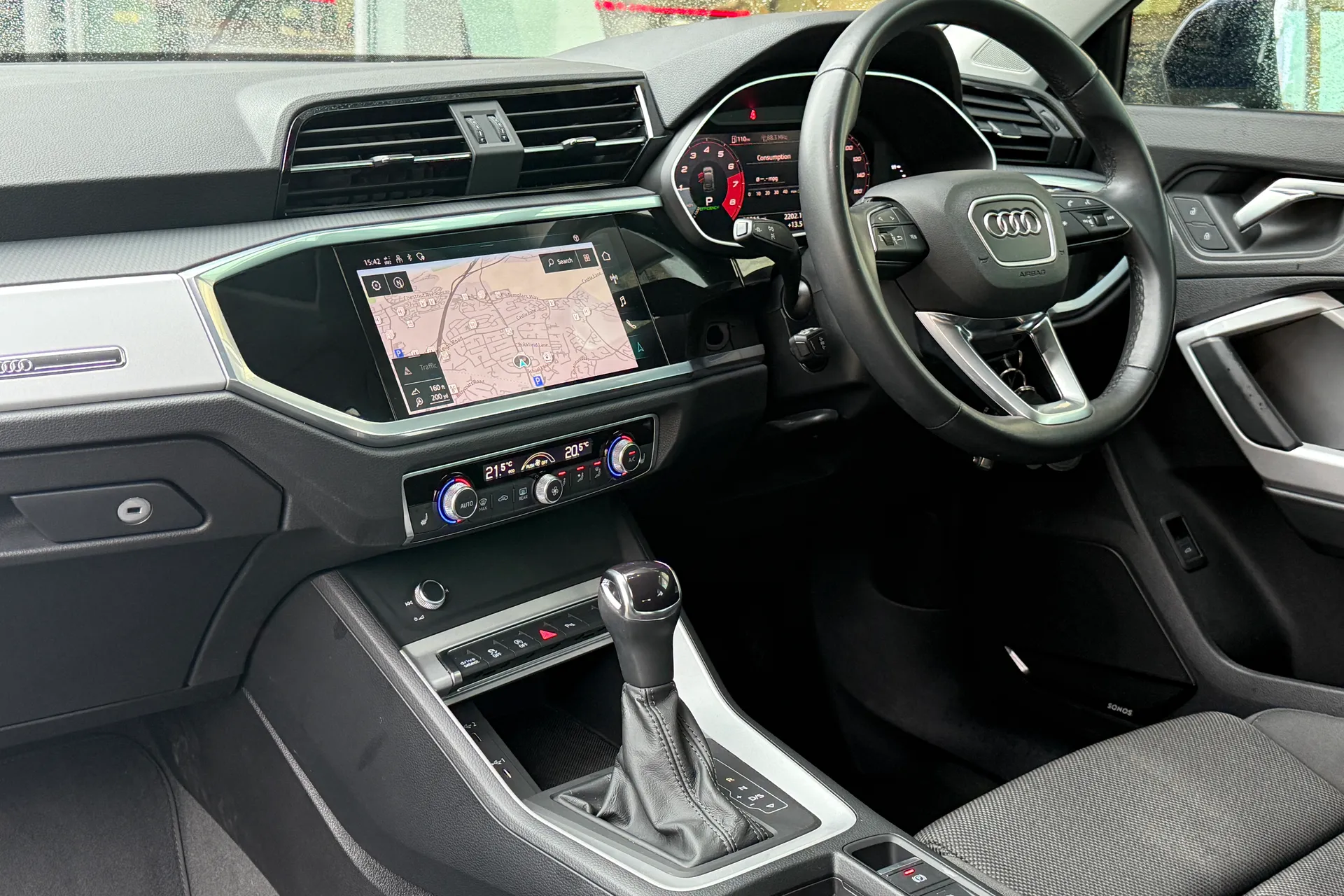 Audi Q3 thumbnail image number 25