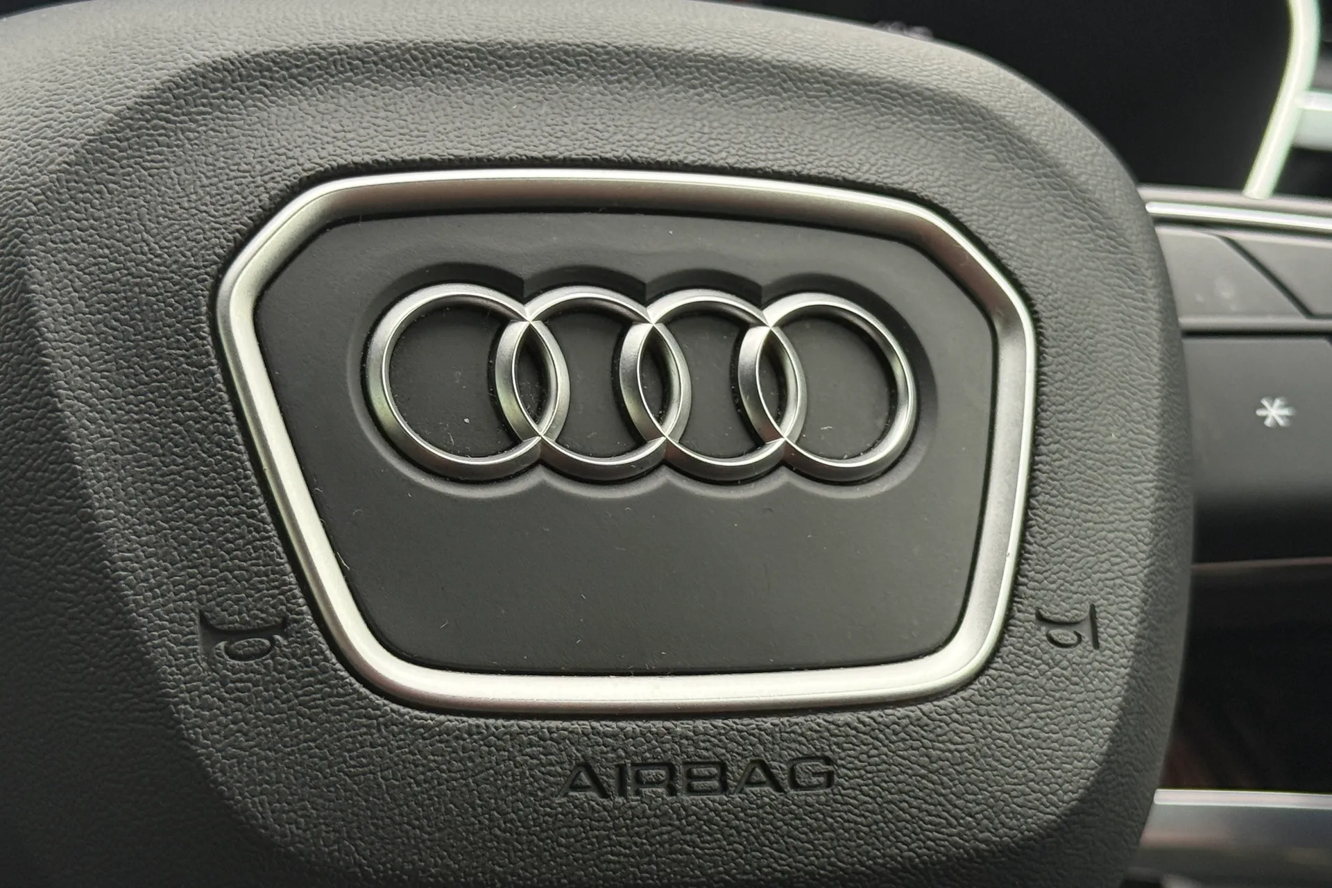Audi Q3 thumbnail image number 37