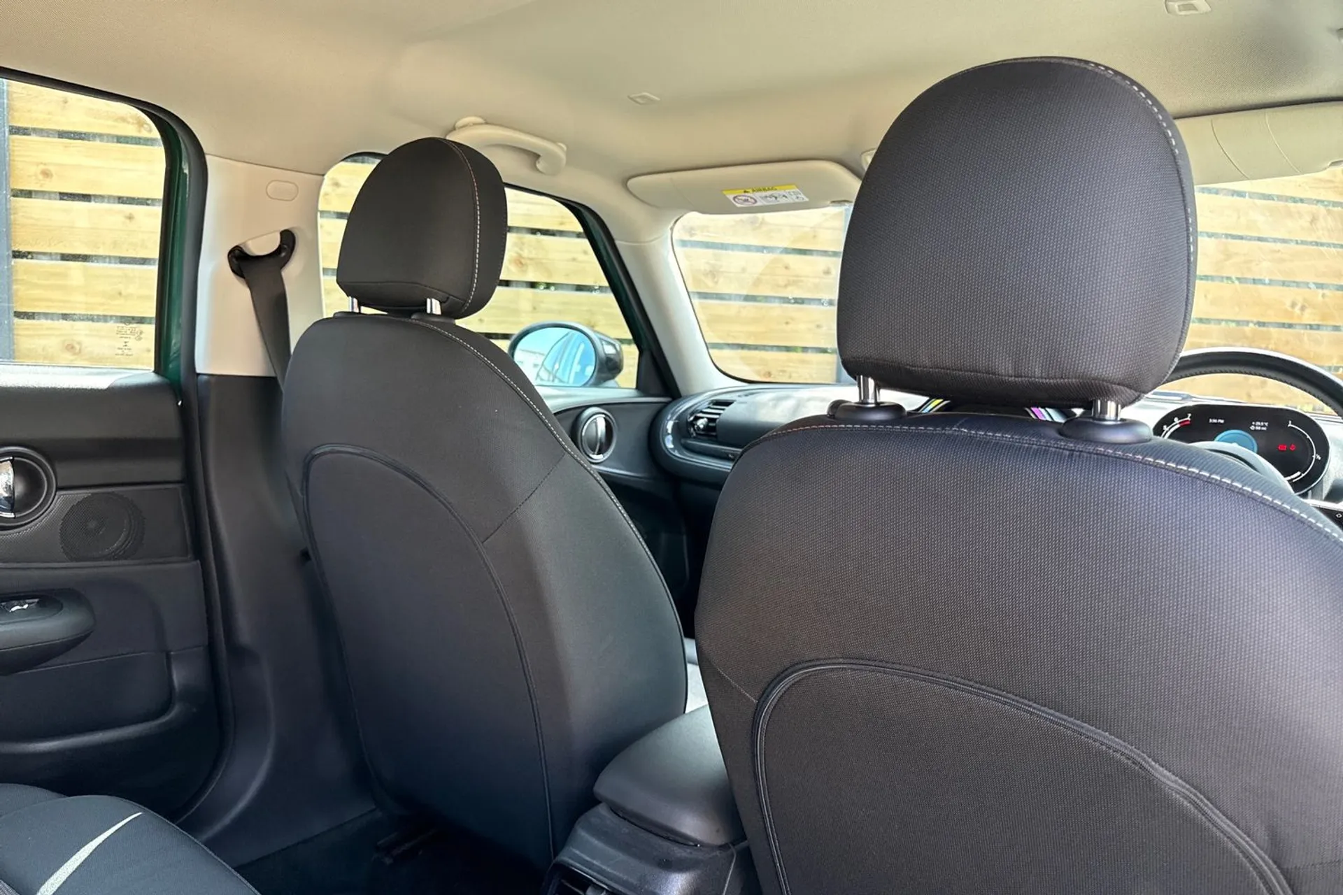 MINI CLUBMAN thumbnail image number 24