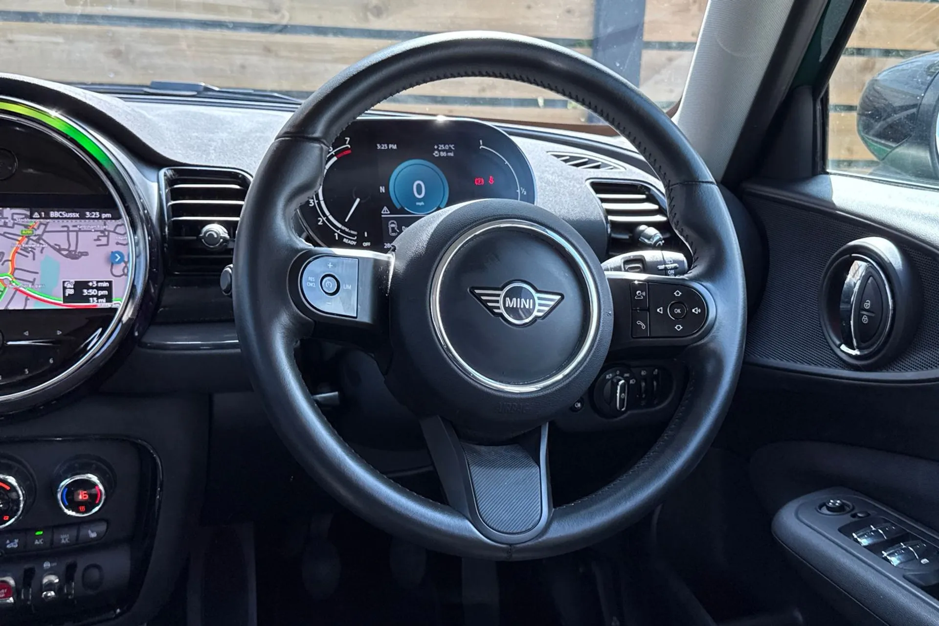 MINI CLUBMAN thumbnail image number 36