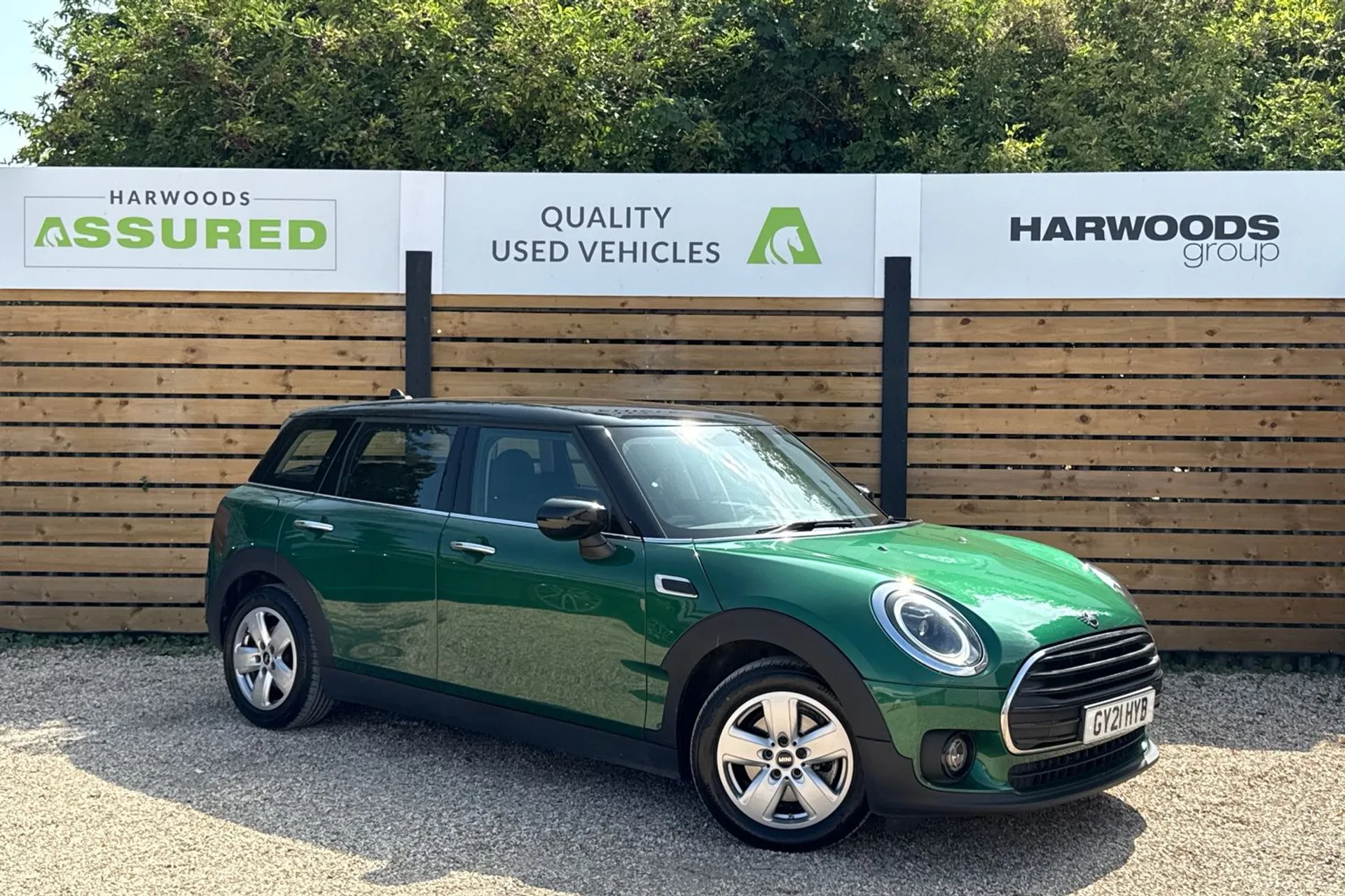 MINI CLUBMAN focused image