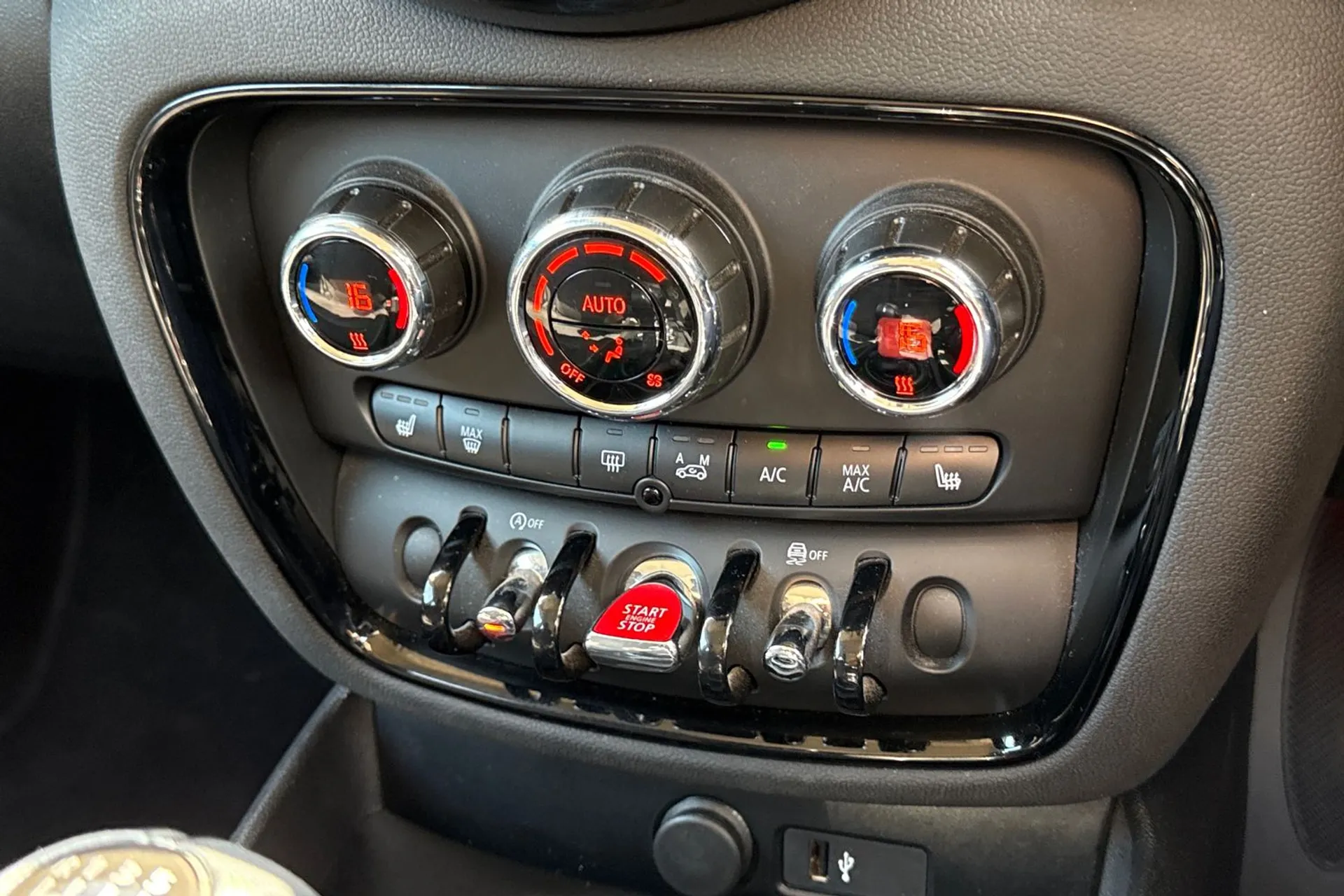 MINI CLUBMAN thumbnail image number 40