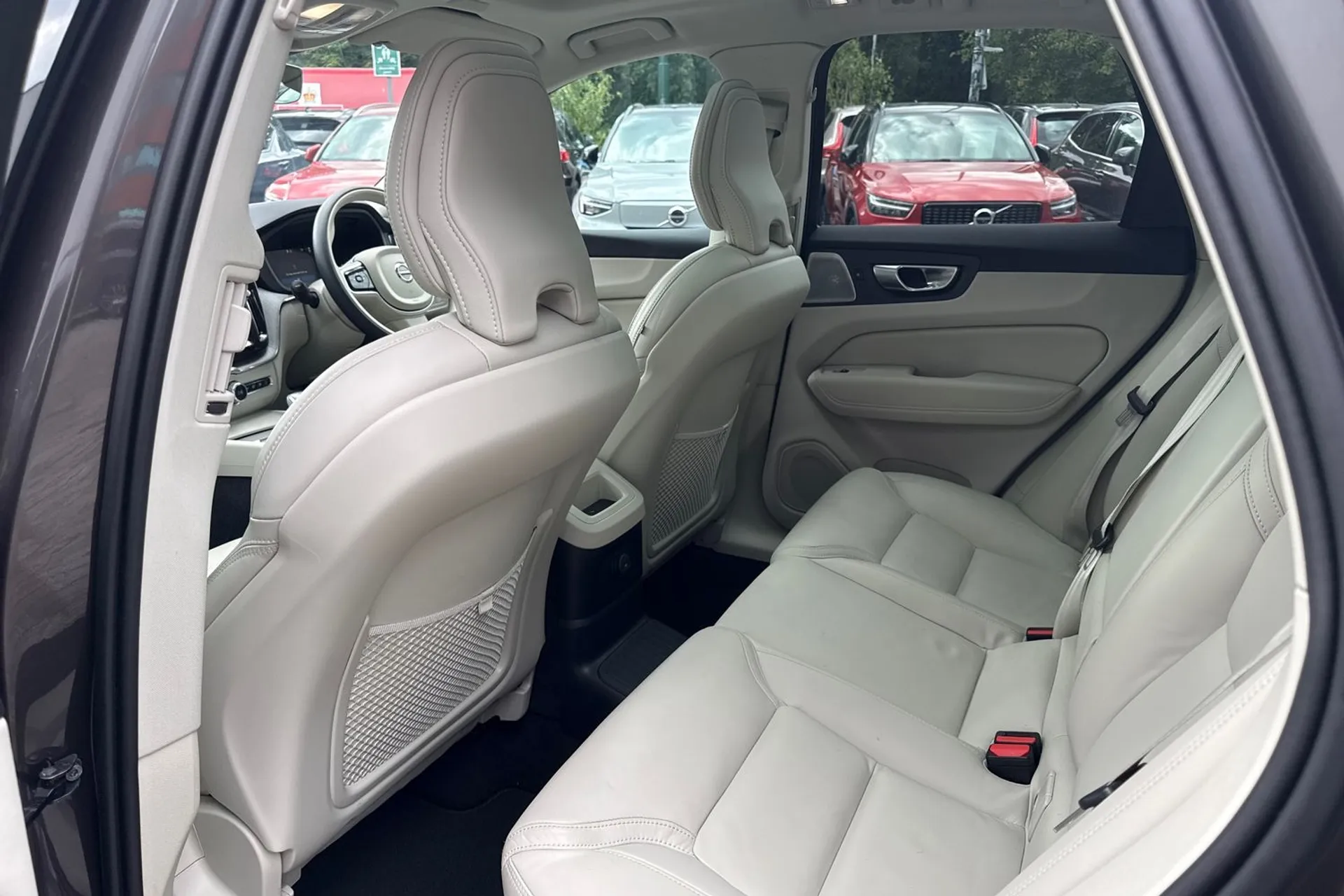Volvo XC60 thumbnail image number 30