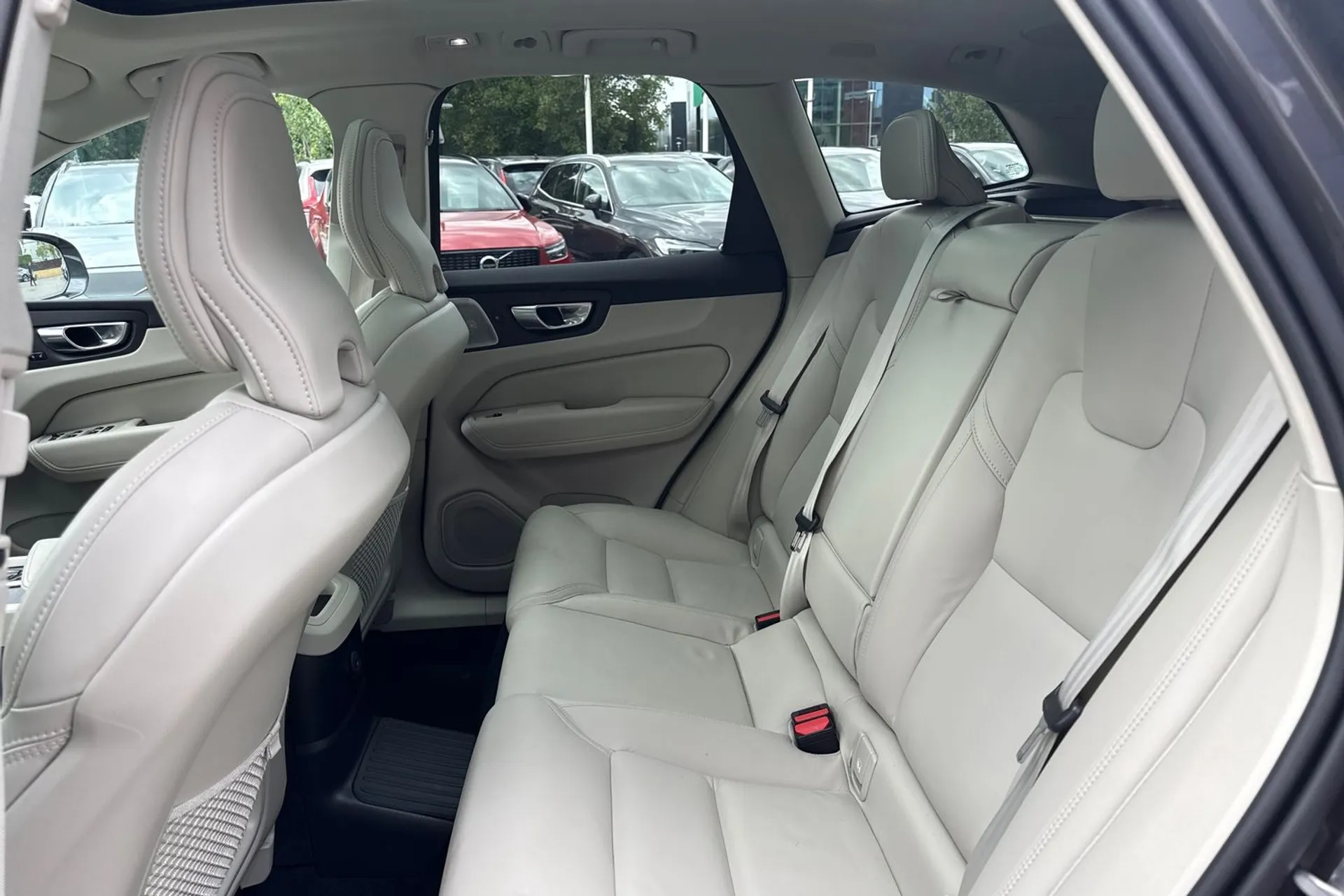 Volvo XC60 thumbnail image number 29
