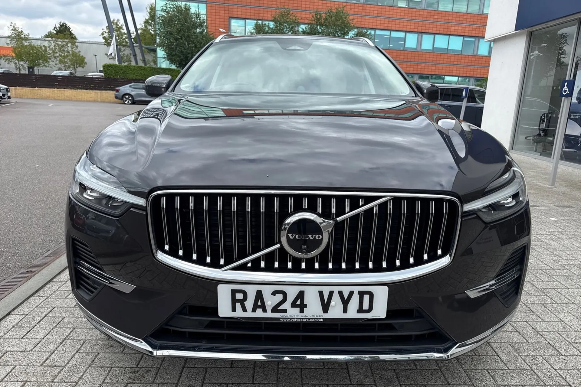 Volvo XC60 thumbnail image number 12