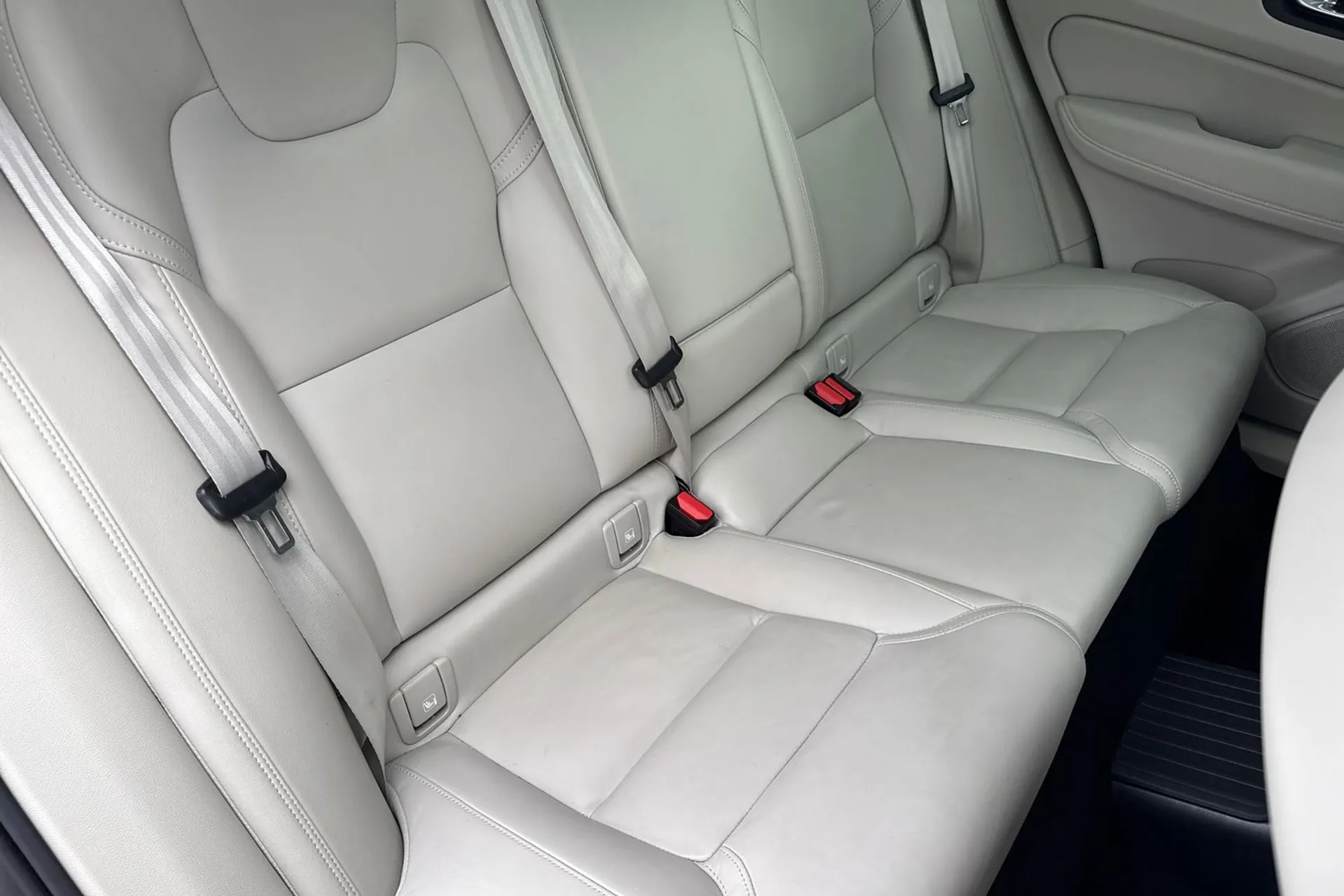 Volvo XC60 thumbnail image number 24