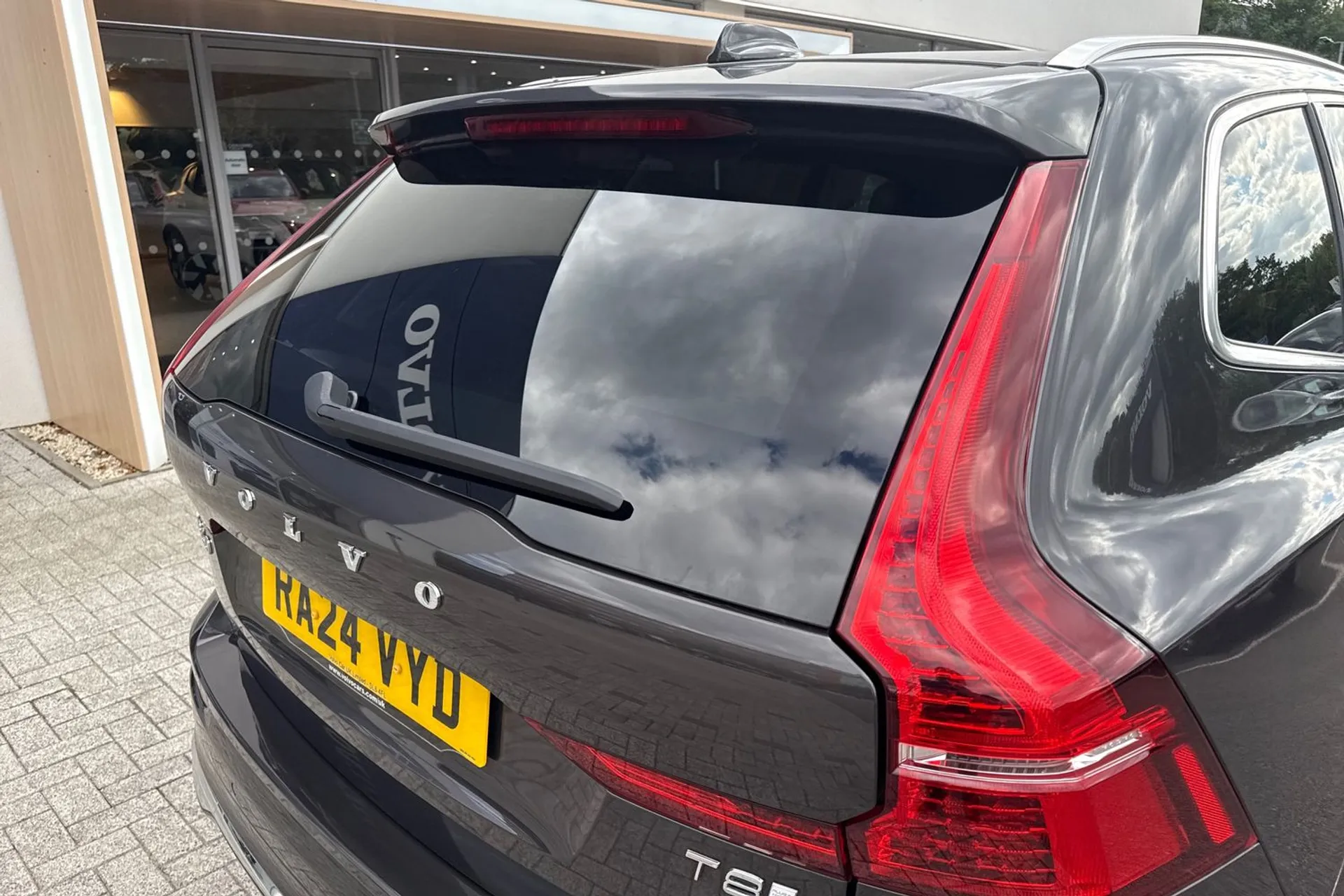 Volvo XC60 thumbnail image number 15