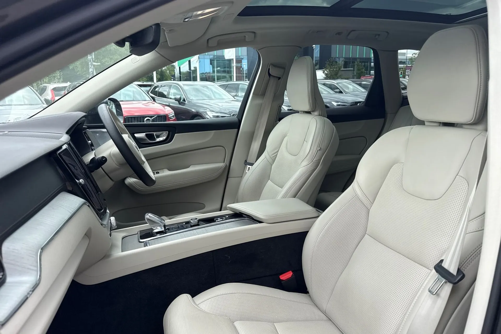 Volvo XC60 thumbnail image number 27