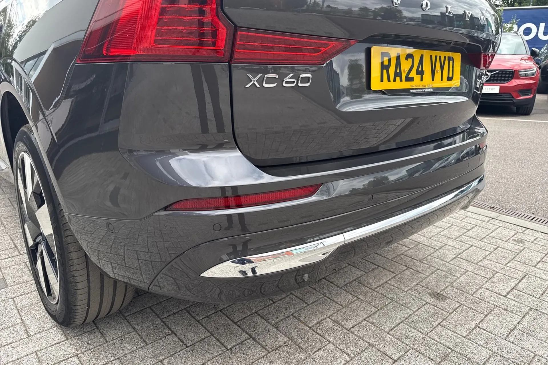 Volvo XC60 thumbnail image number 17