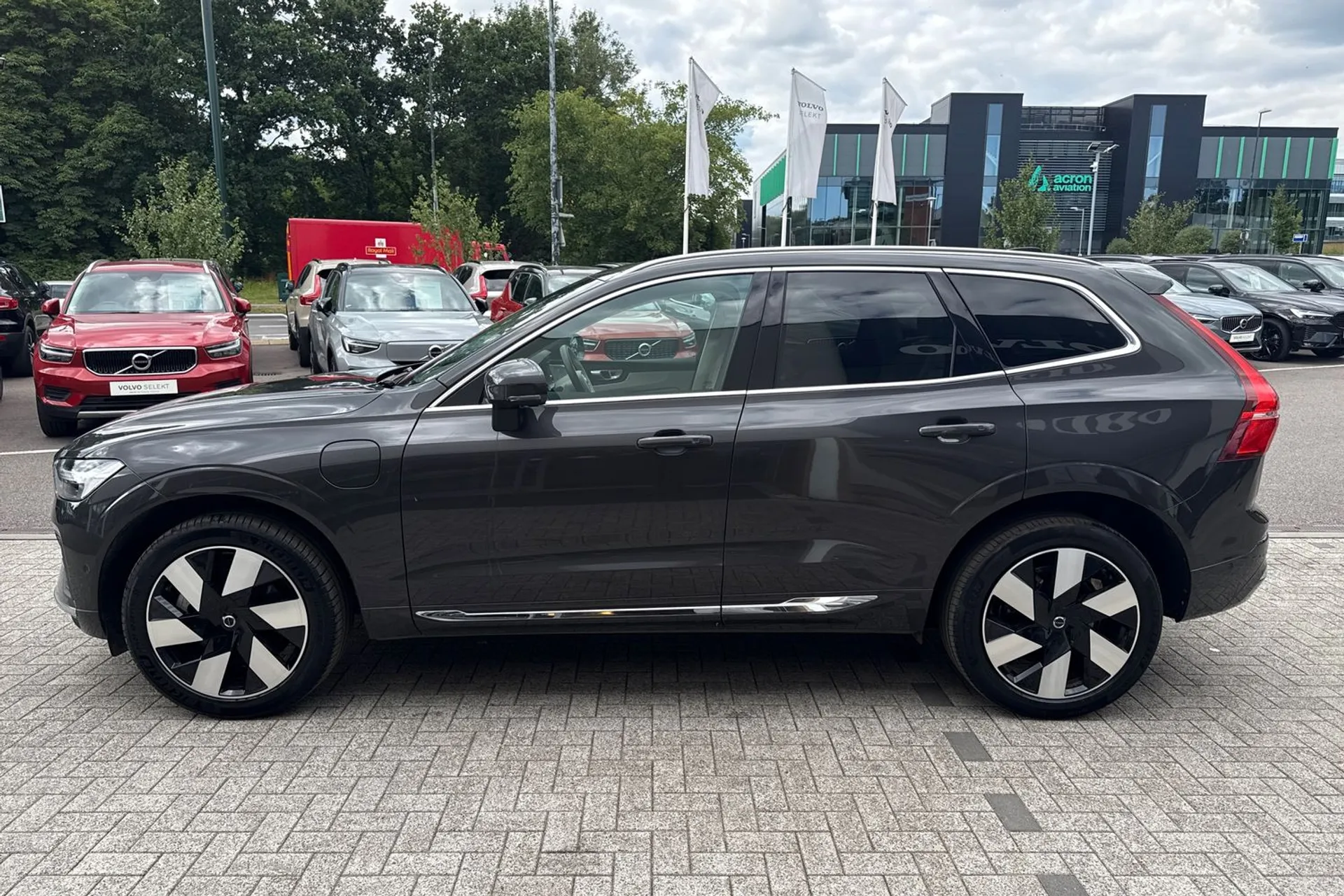 Volvo XC60 thumbnail image number 10