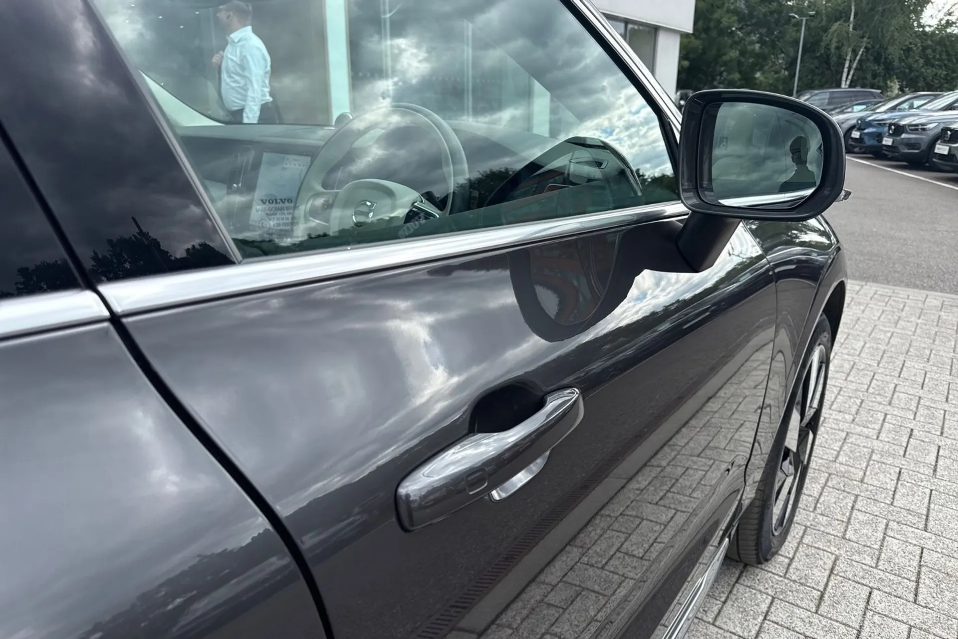 Volvo XC60 thumbnail image number 16