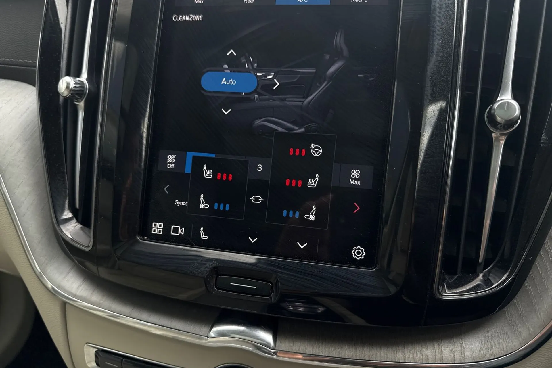 Volvo XC60 thumbnail image number 40