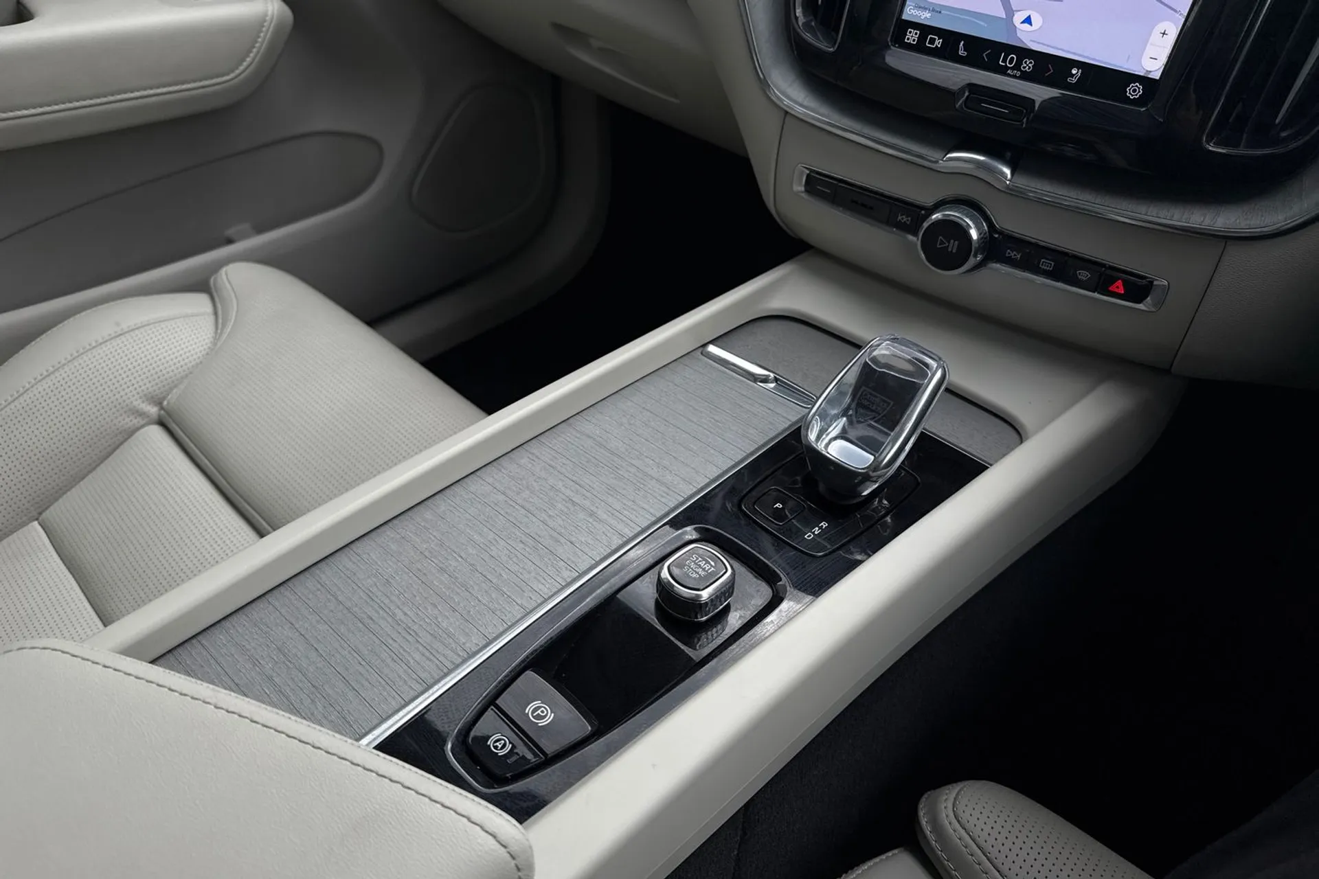 Volvo XC60 thumbnail image number 44